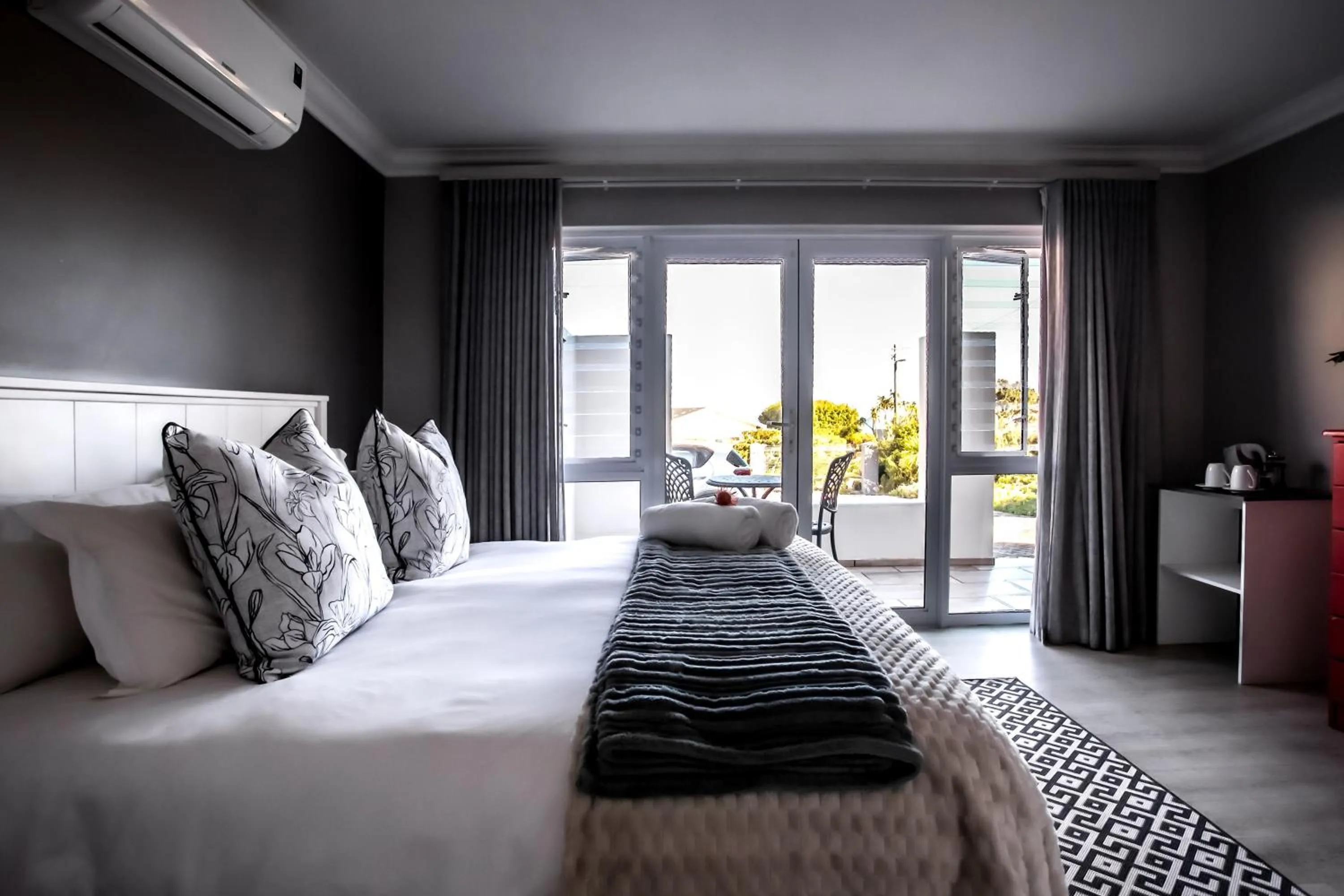 Bed in Whale Coast Ocean Villa