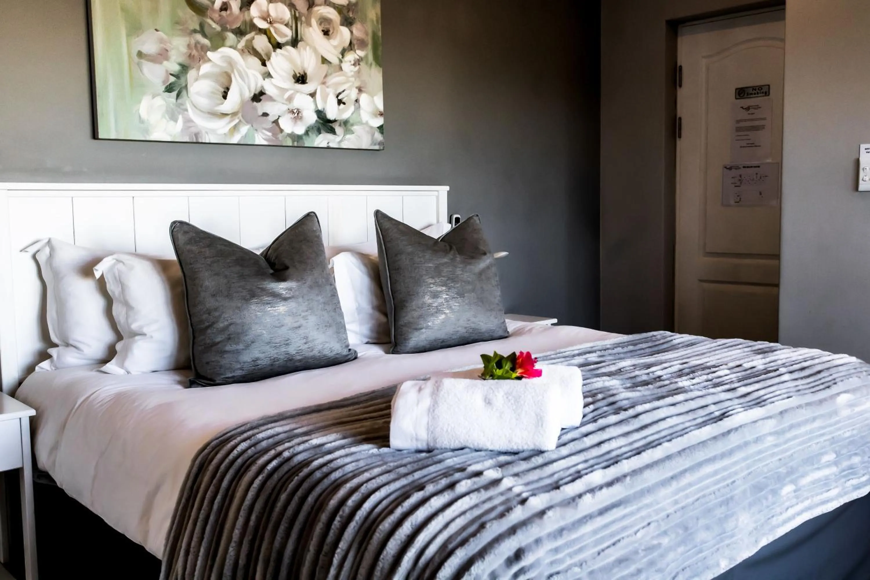 Bed in Whale Coast Ocean Villa