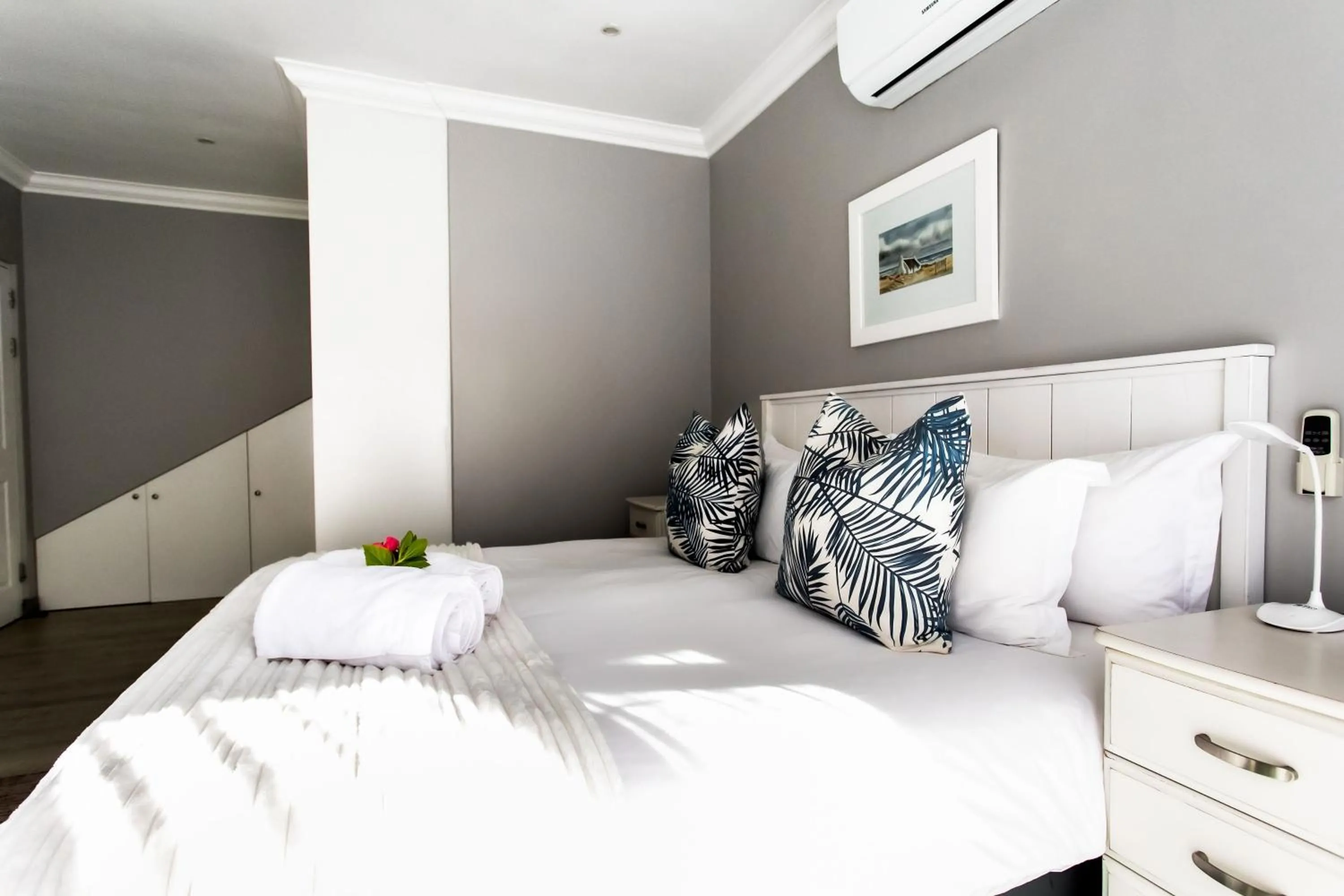 Bed in Whale Coast Ocean Villa