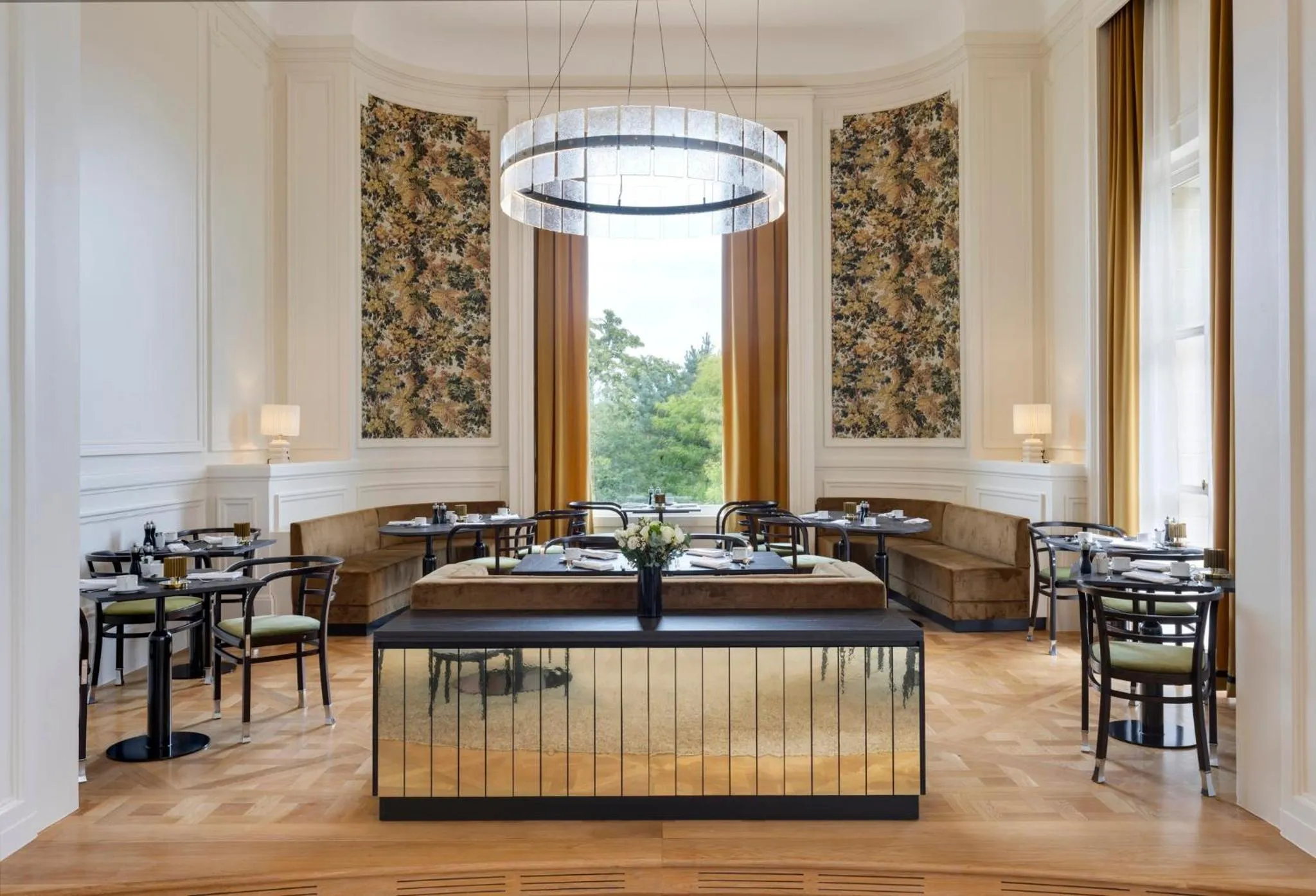 Restaurant/places to eat in InterContinental Hotels Chantilly Chateau Mont Royal by IHG