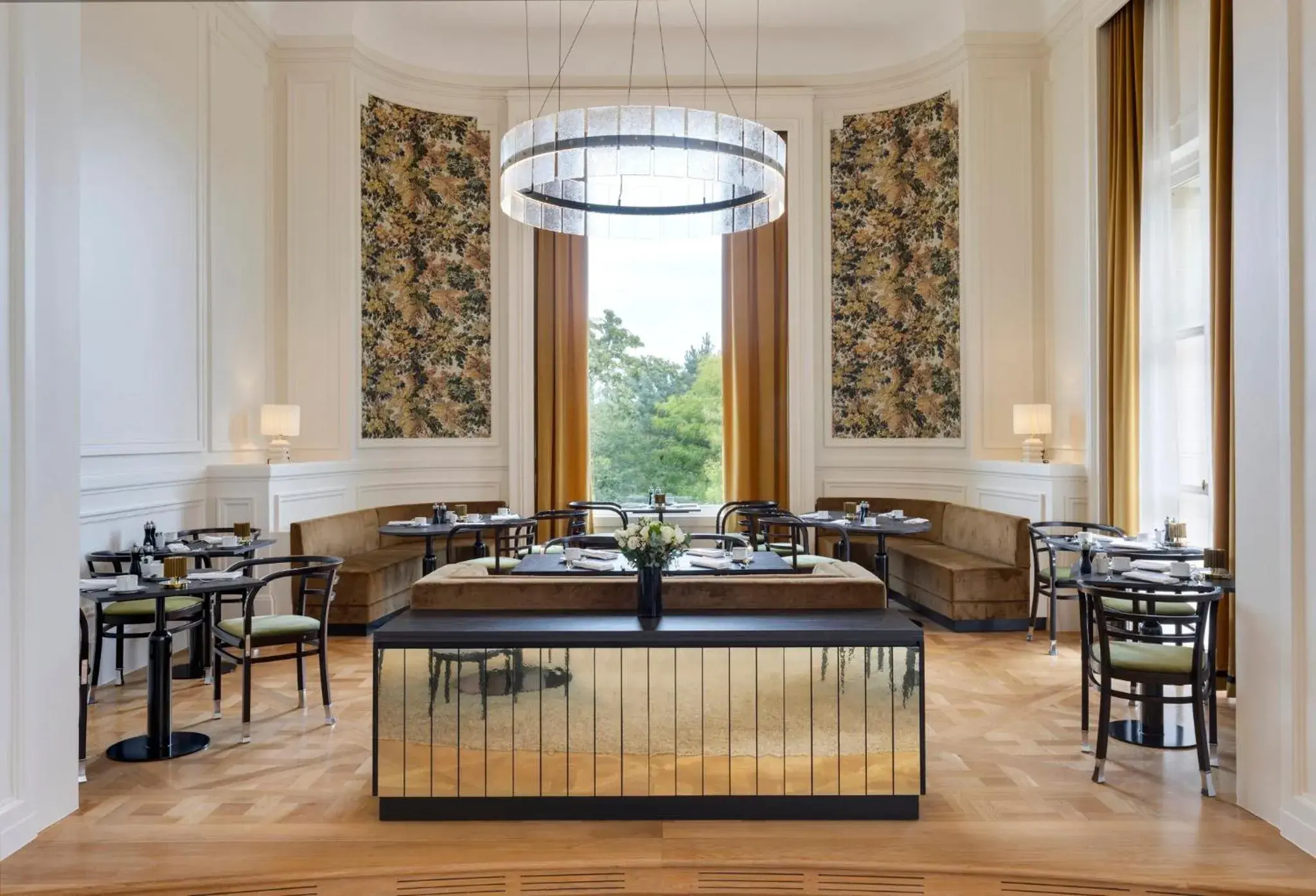 Restaurant/places to eat in InterContinental Hotels Chantilly Chateau Mont Royal by IHG Restaurant/places to eat in InterContinental Hotels Chantilly Chateau Mont Royal by IHG
