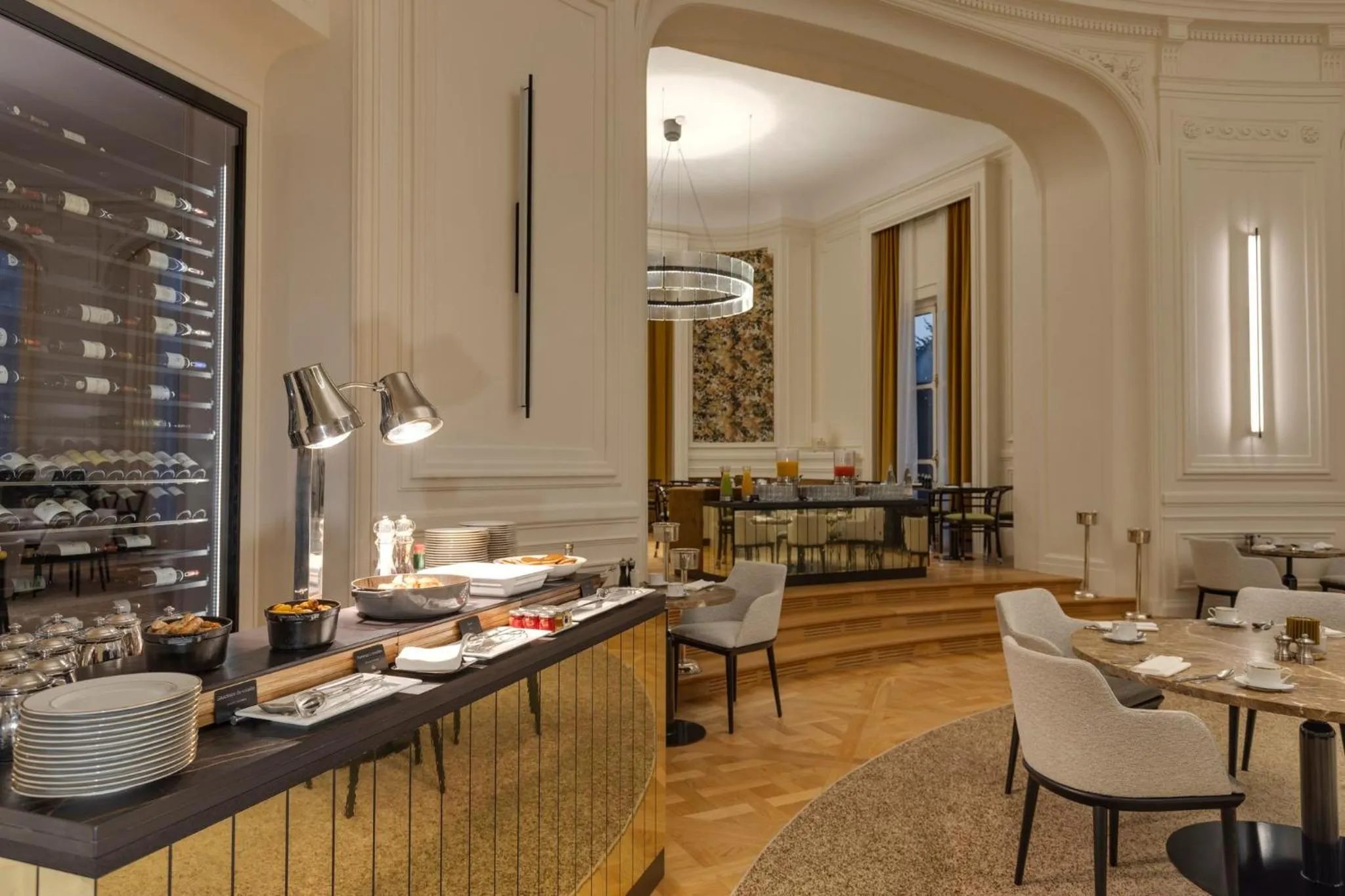 Restaurant/places to eat in InterContinental Hotels Chantilly Chateau Mont Royal by IHG