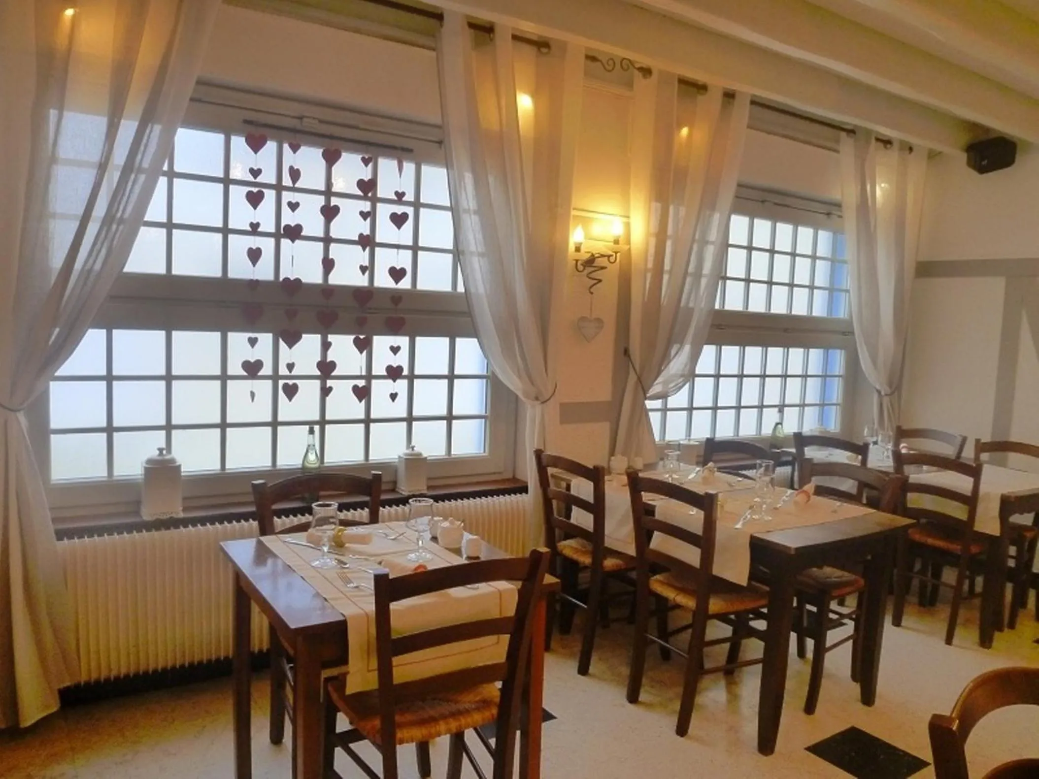 Restaurant/places to eat in Logis Hôtel & Restaurant "Au Gré du Vent"