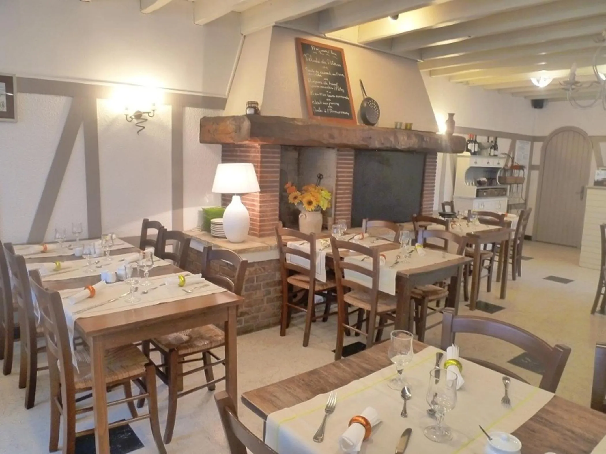 Restaurant/places to eat in Logis Hôtel & Restaurant "Au Gré du Vent"