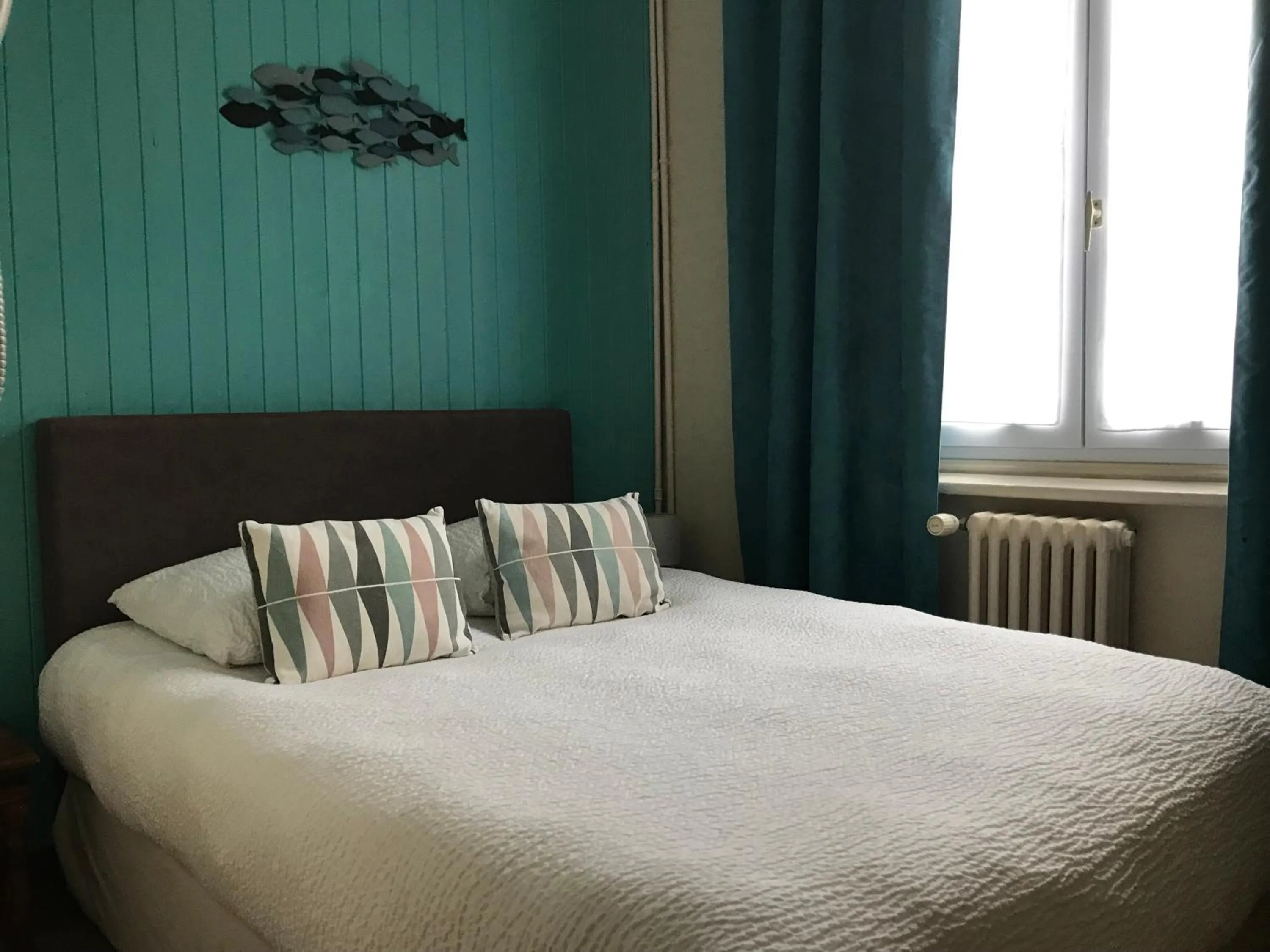 Bed in Logis Hôtel & Restaurant "Au Gré du Vent"