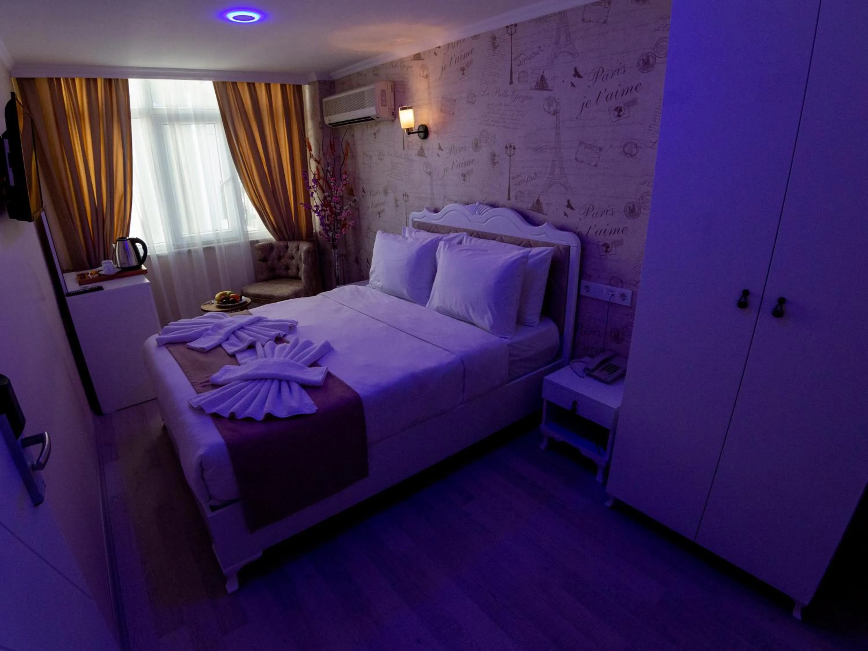 Photo of the whole room, Bed in Vander Valk İstanbul Hotel