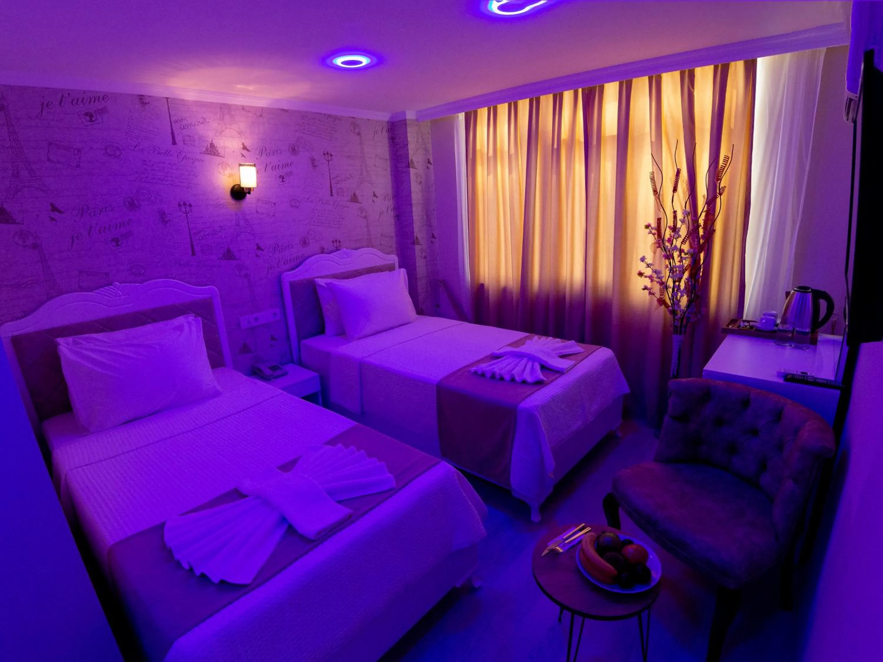 Photo of the whole room, Bed in Vander Valk İstanbul Hotel