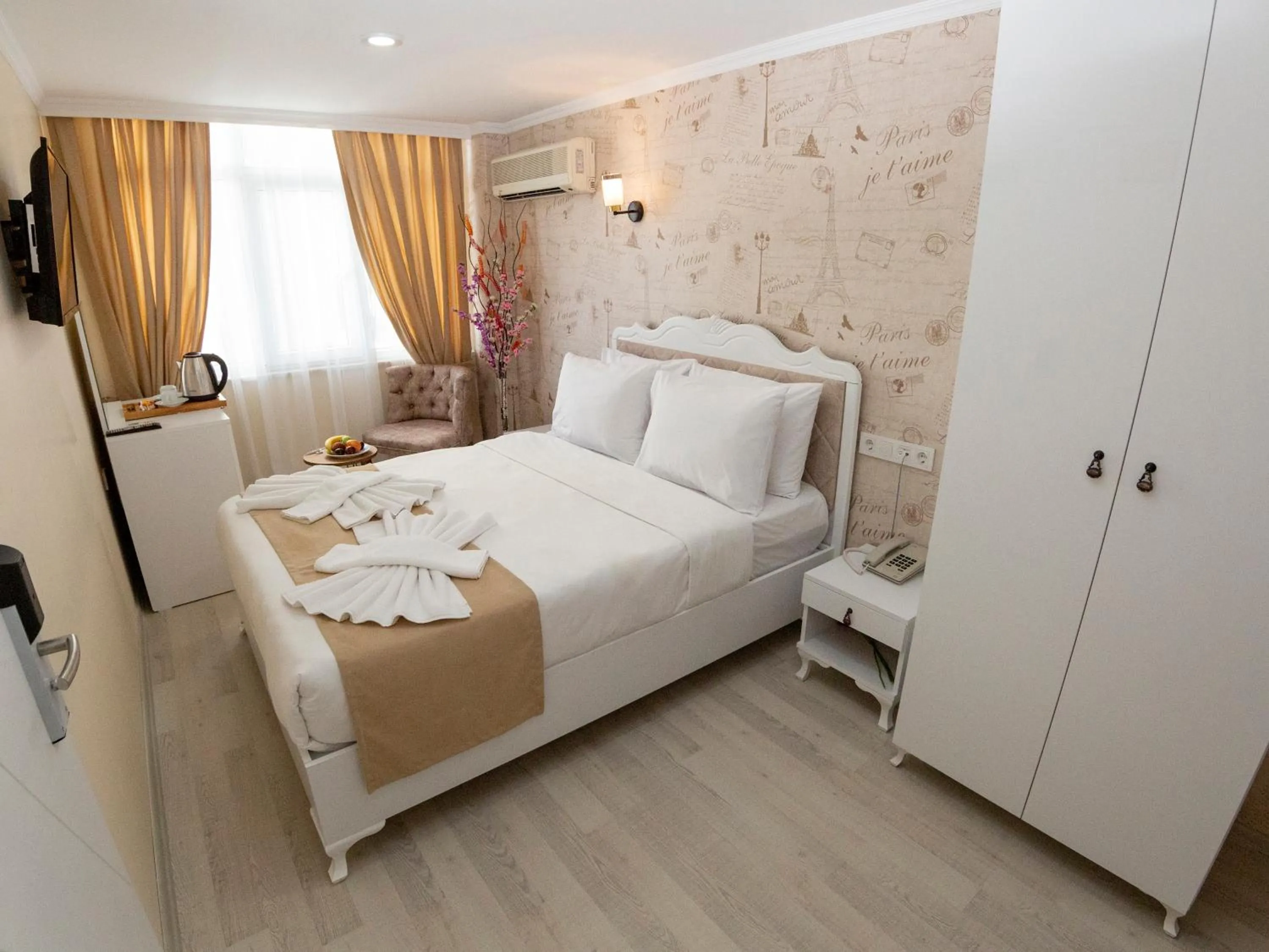 Photo of the whole room, Bed in Vander Valk İstanbul Hotel