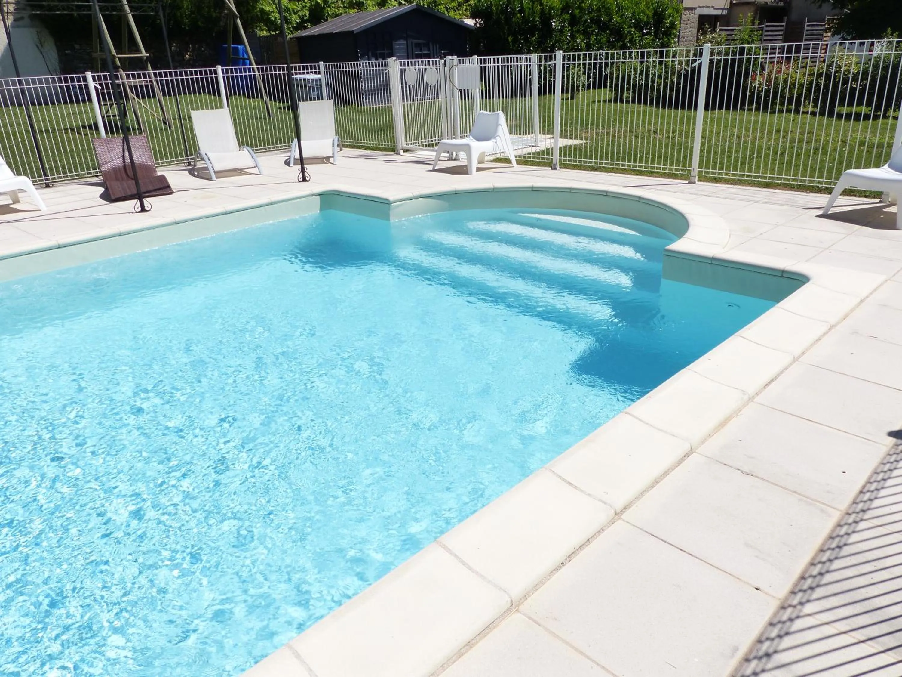 Pool view in Hôtel du Château