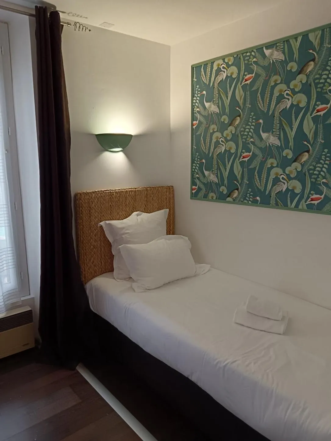 Bathroom, Bed in Hôtel du Château