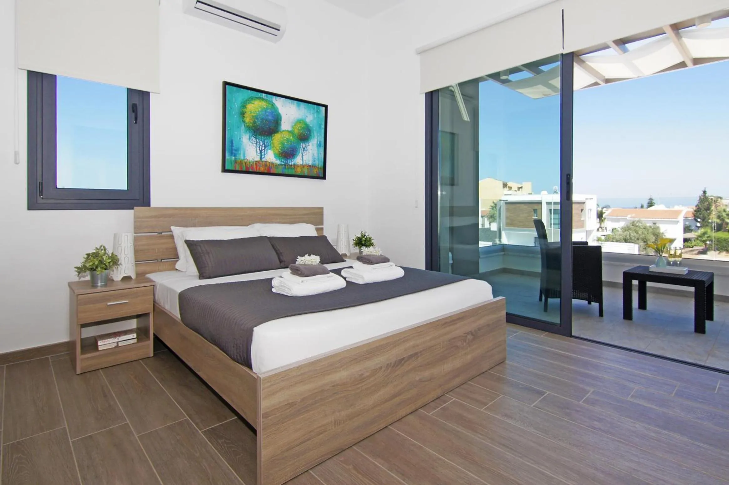 Bathroom, Bed in Villa Melody