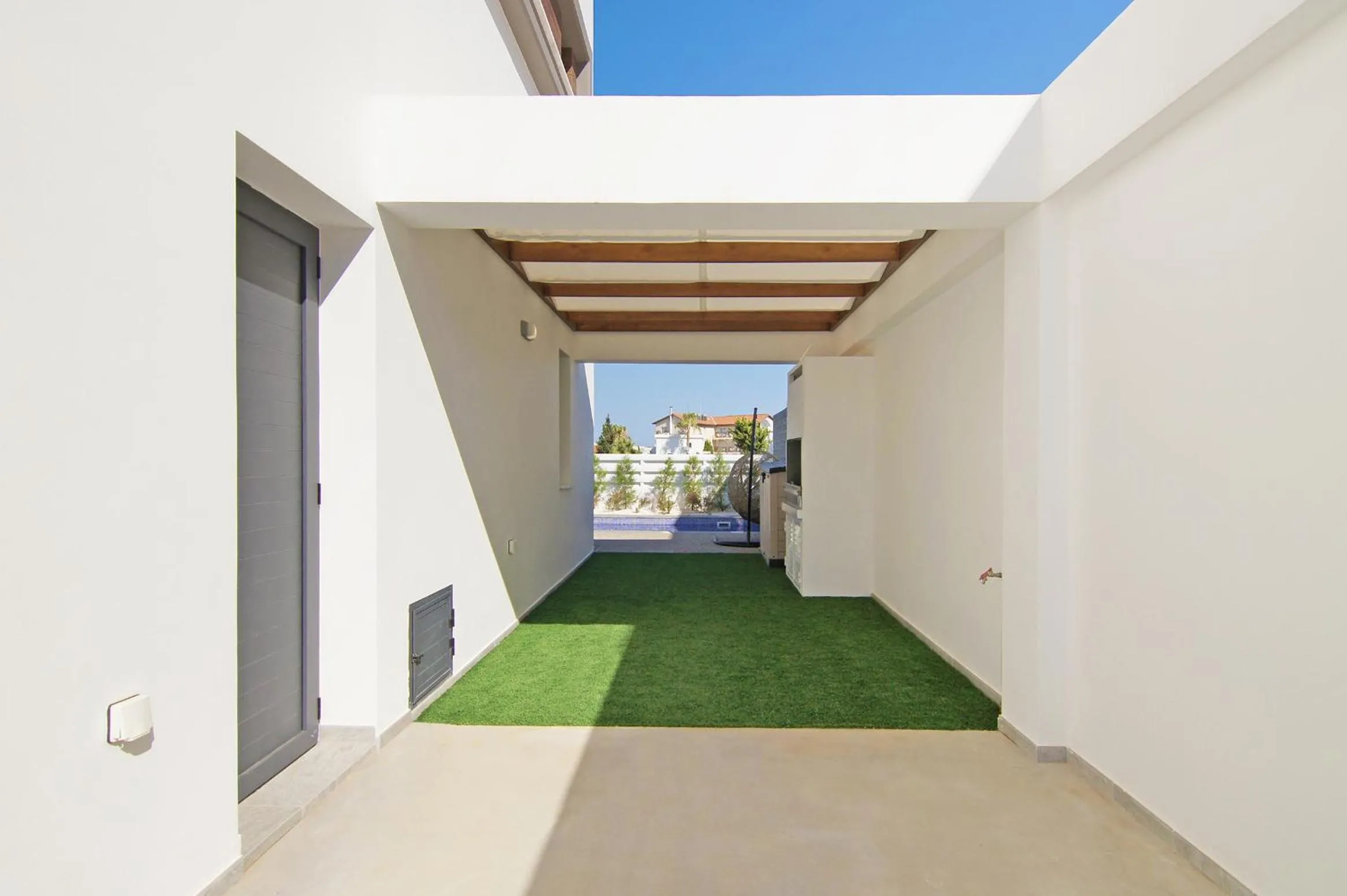 Property building in Villa Melody