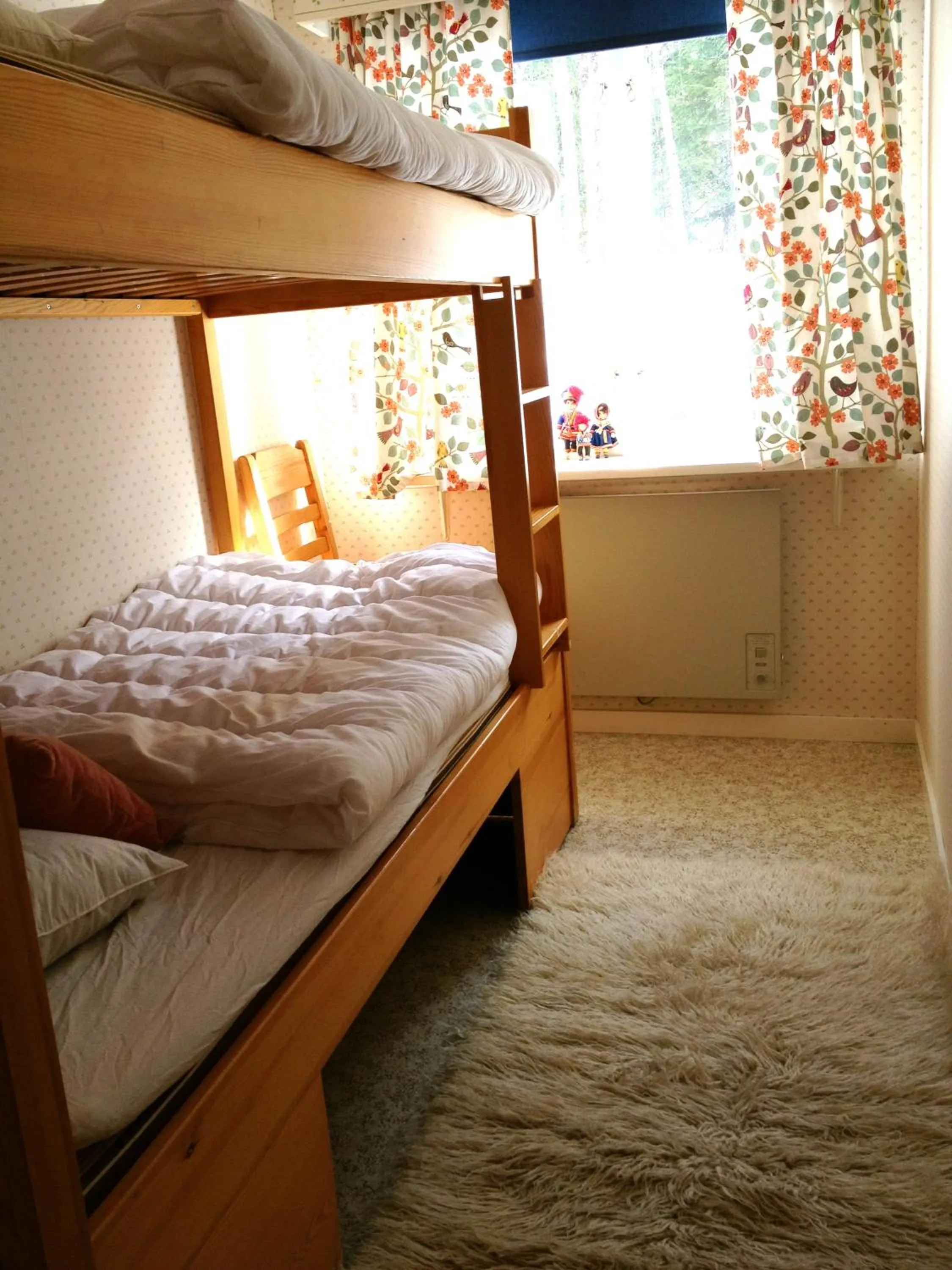Photo of the whole room, Bed in Stora Björnstugan