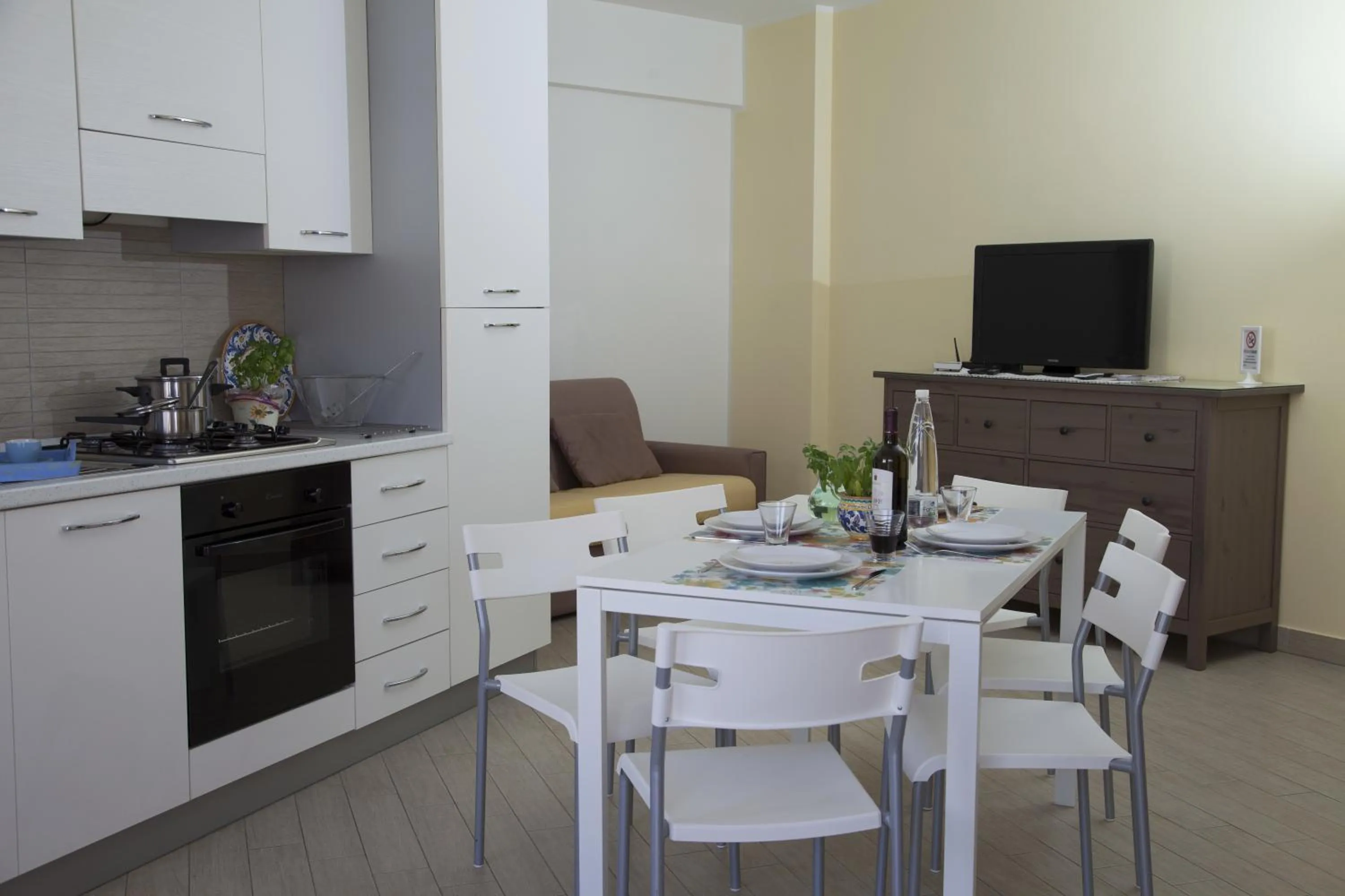 Kitchen or kitchenette in Case Vacanze Baia