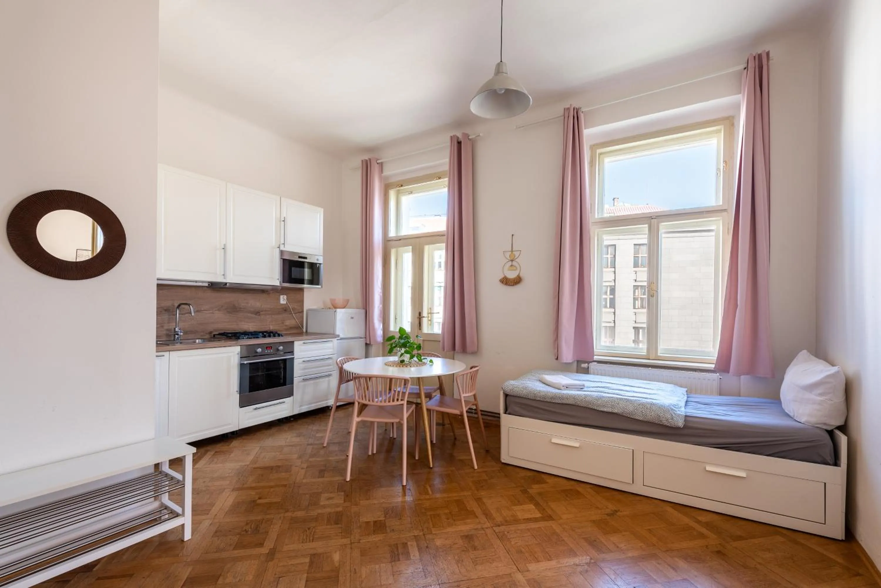 Kitchen or kitchenette, Bed in Tesnov Residence Apartments