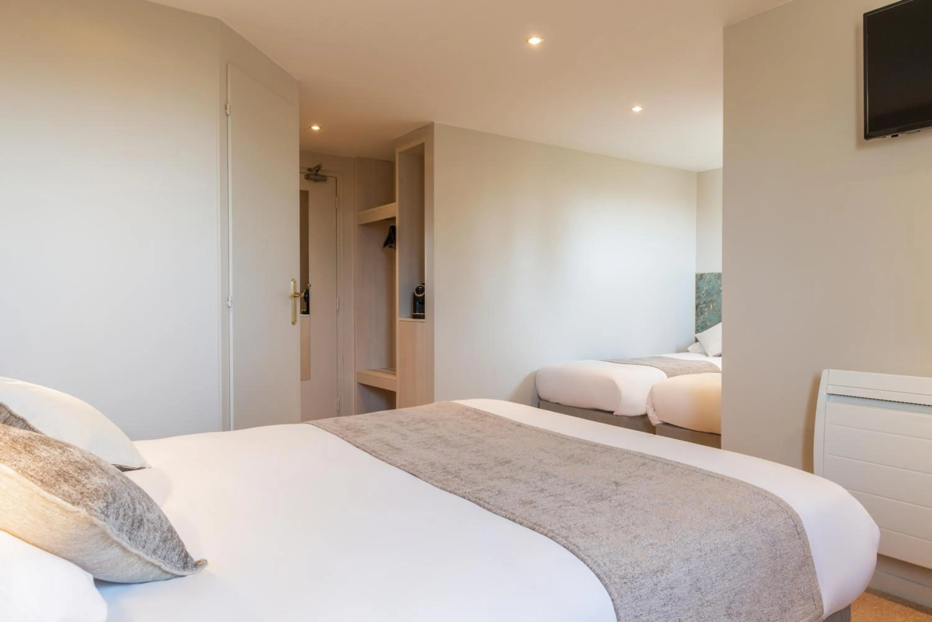 Bed in The Originals Boutique, Hôtel Porte de Dieppe