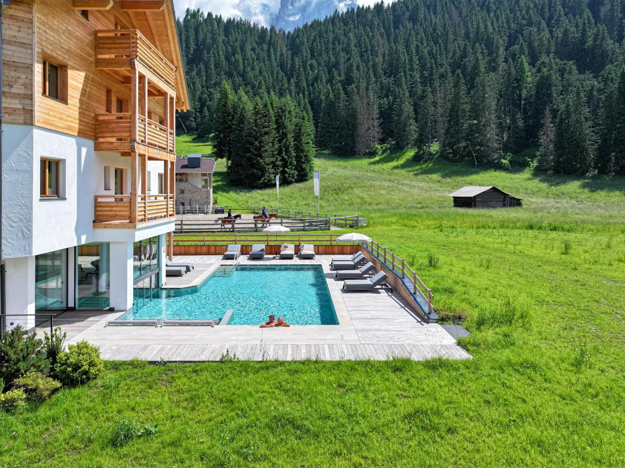 Property building in Hotel Pozzamanigoni