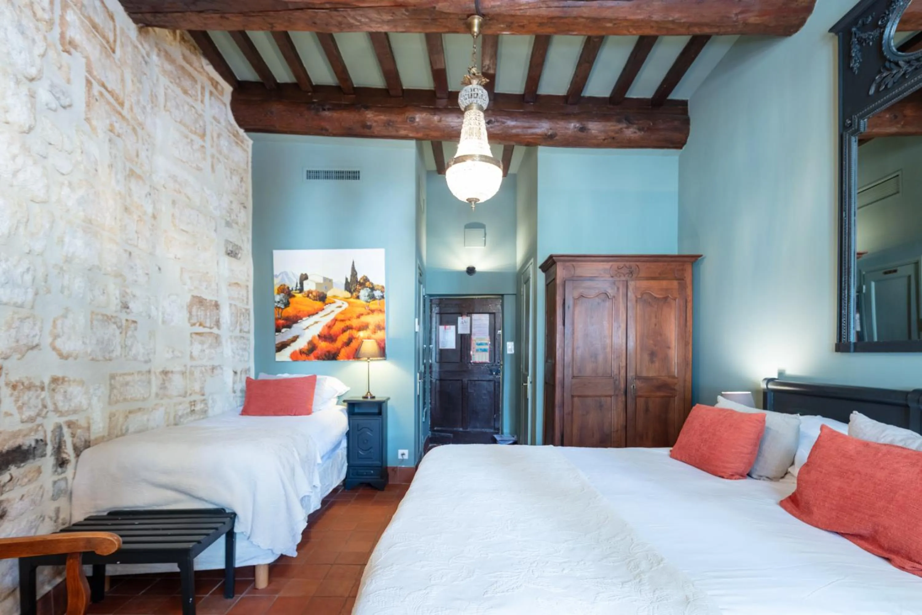 City view, Bed in Hotel De L'Atelier