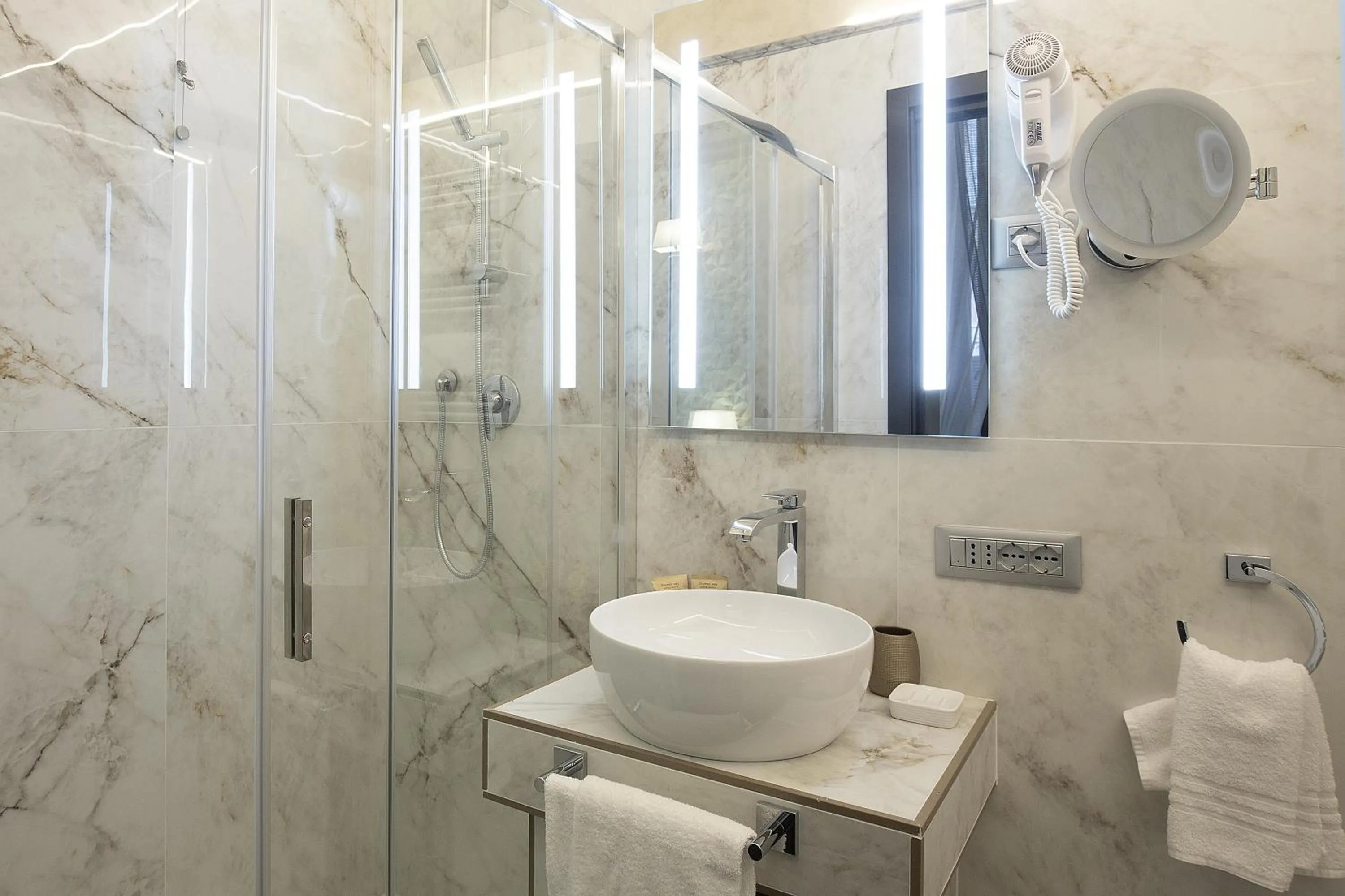 Shower in Antica Dimora Delle Cinque Lune