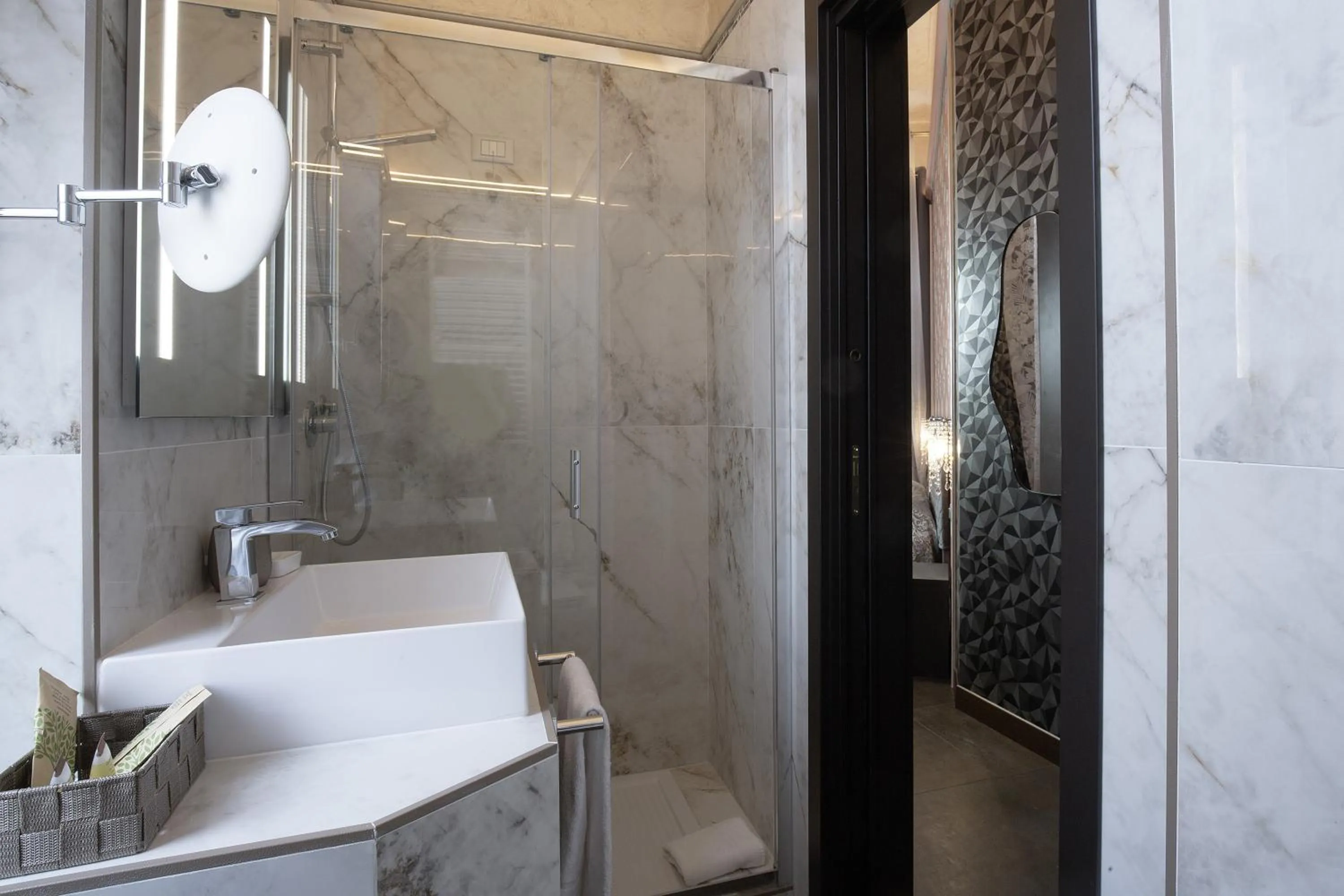 Shower in Antica Dimora Delle Cinque Lune