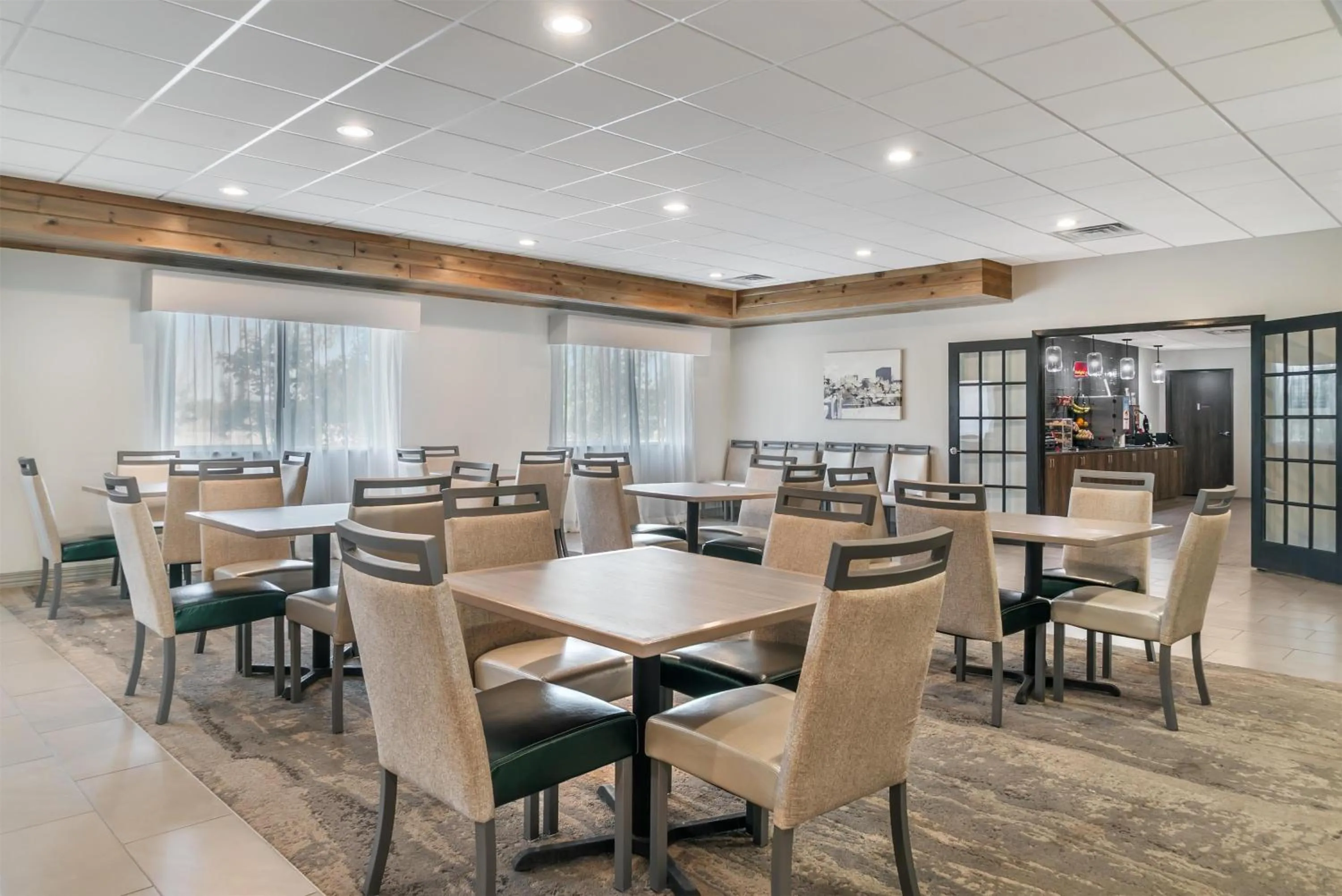 Breakfast in Best Western Plus Wayland Hotel