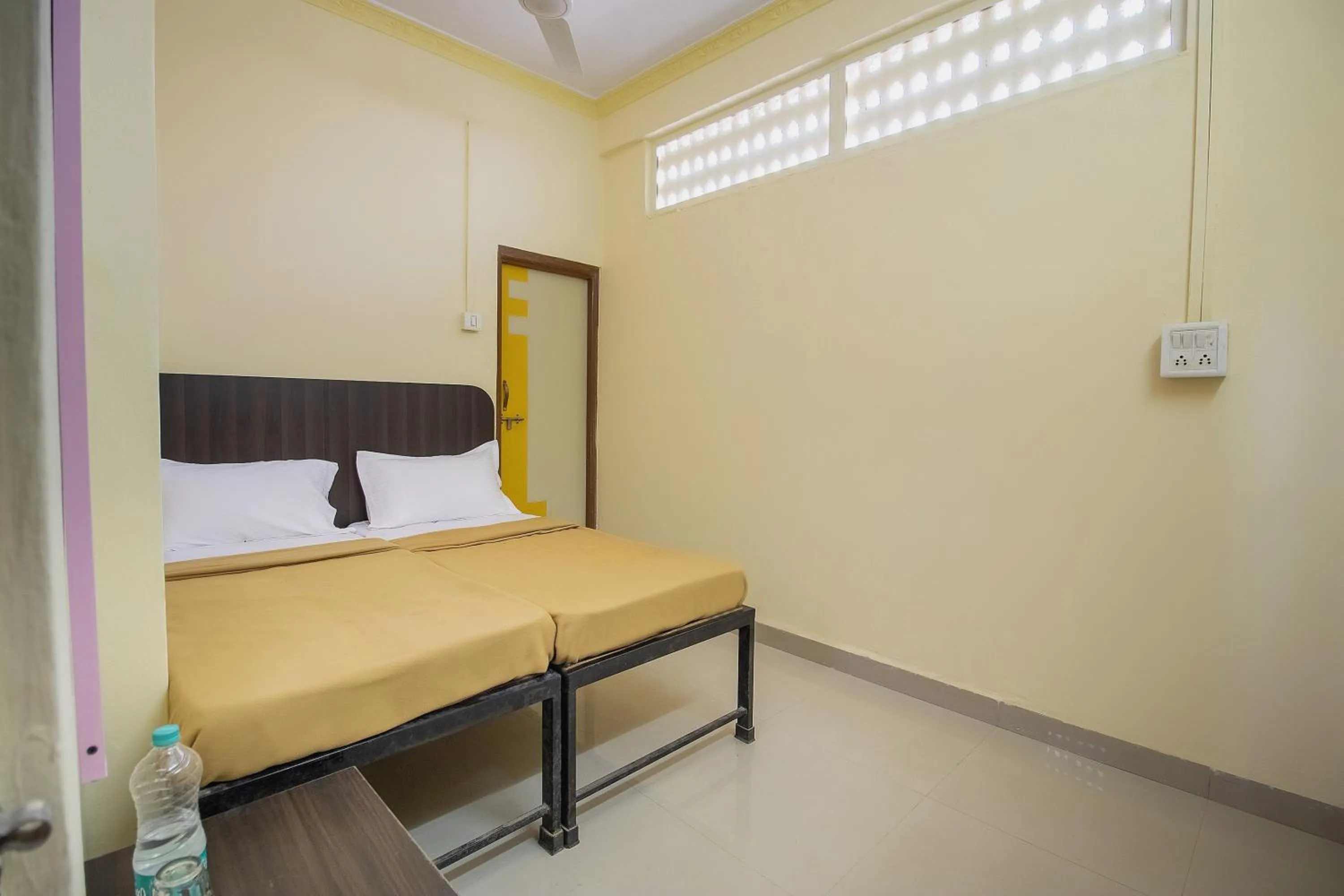 Bedroom in SPOT ON Shree Gajanan