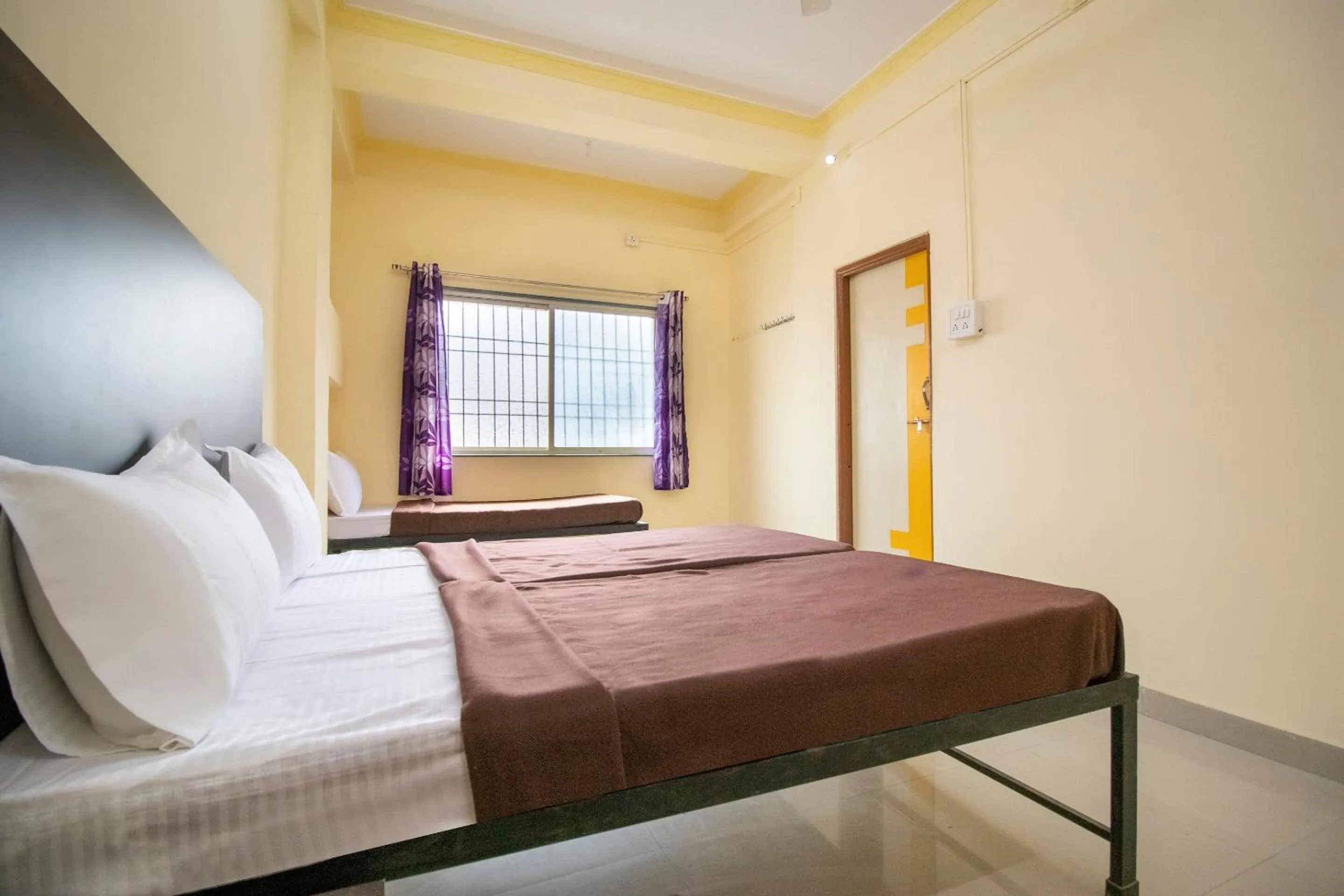 Bedroom, Bed in SPOT ON Shree Gajanan