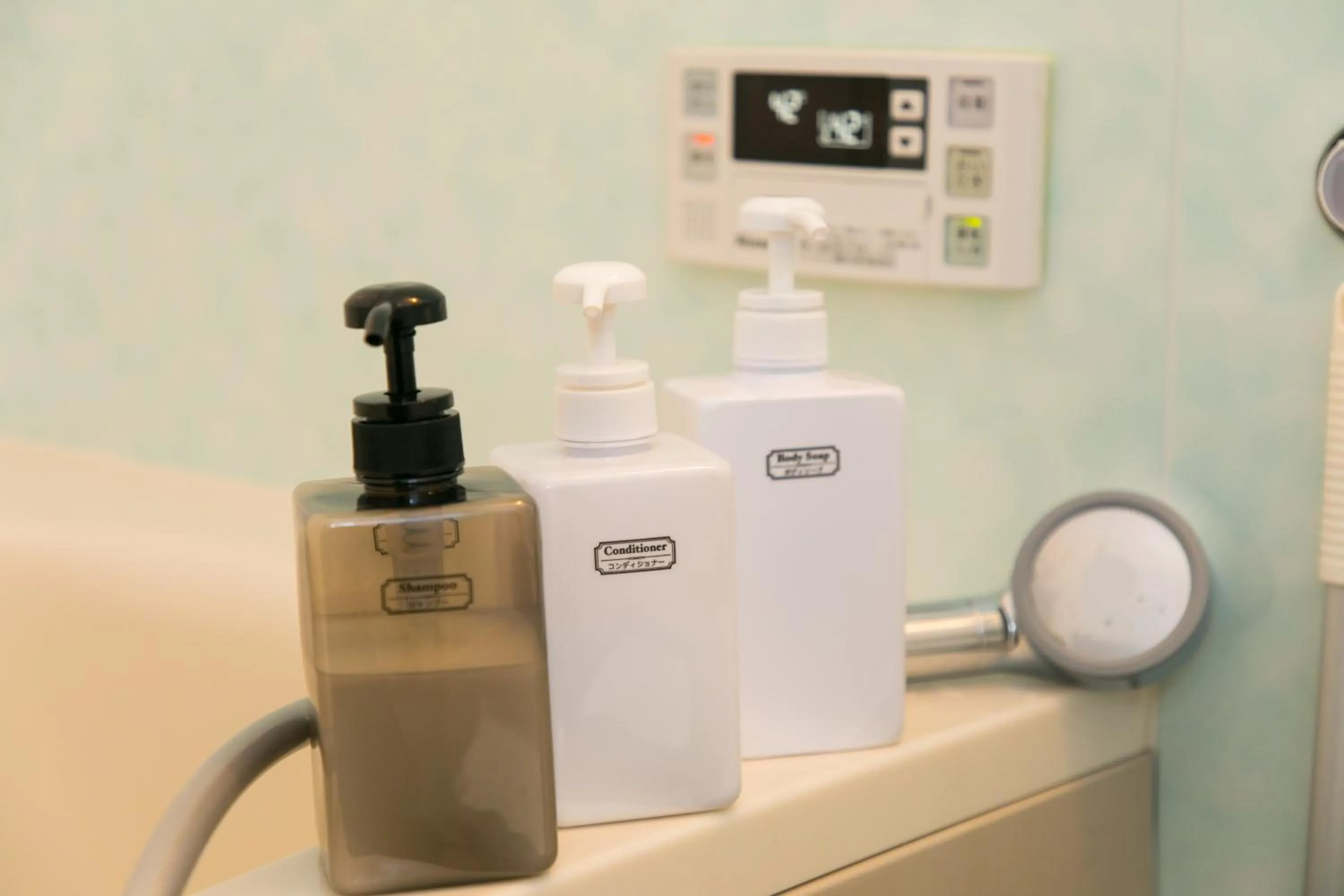 Bathroom in Nao's House USJ 一軒家貸切