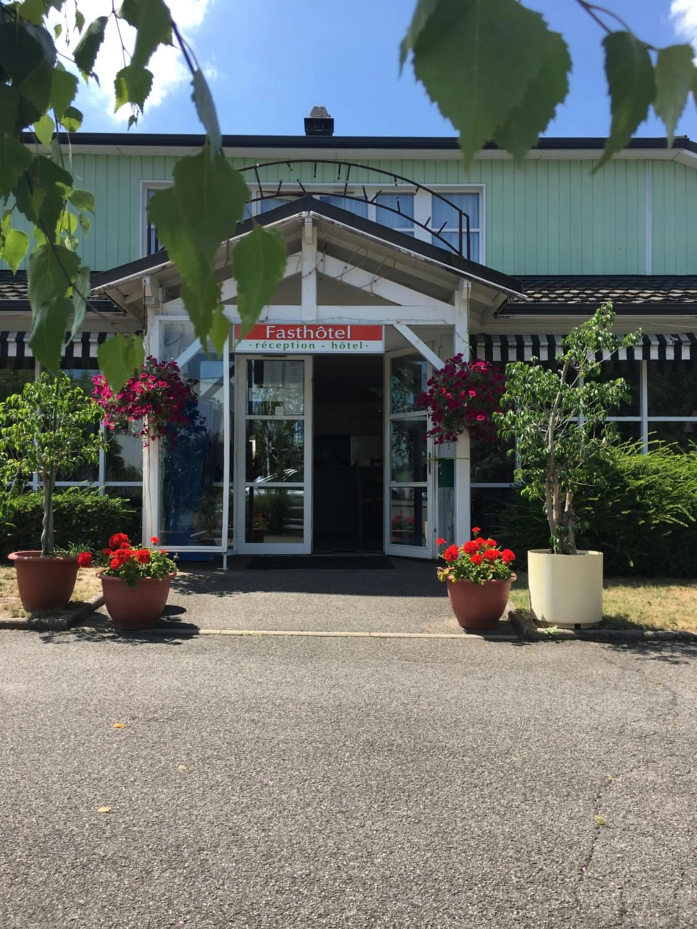 Facade/entrance in Fast Hotel Colmar Houssen