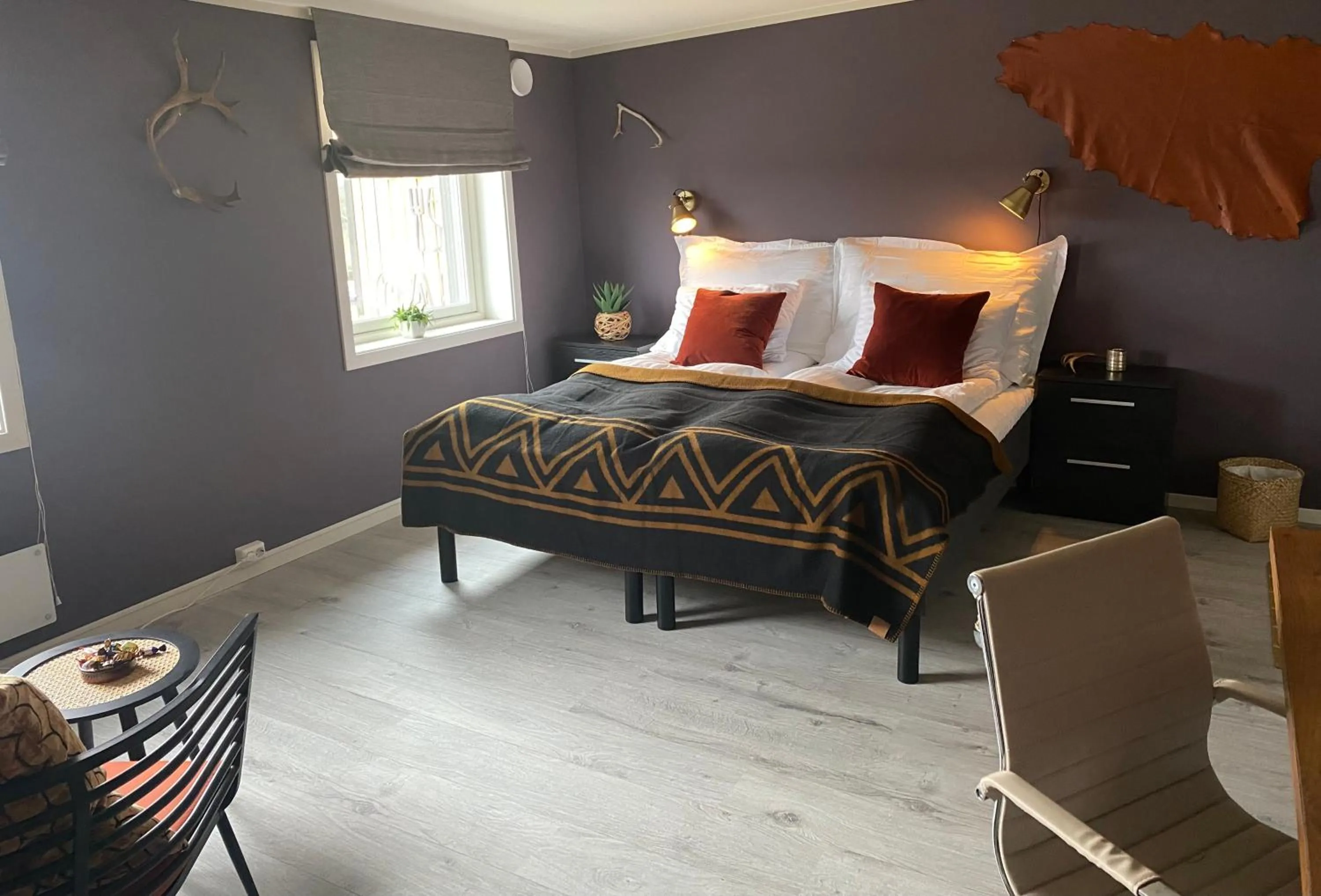 Bed in 8 Seasons Hotel