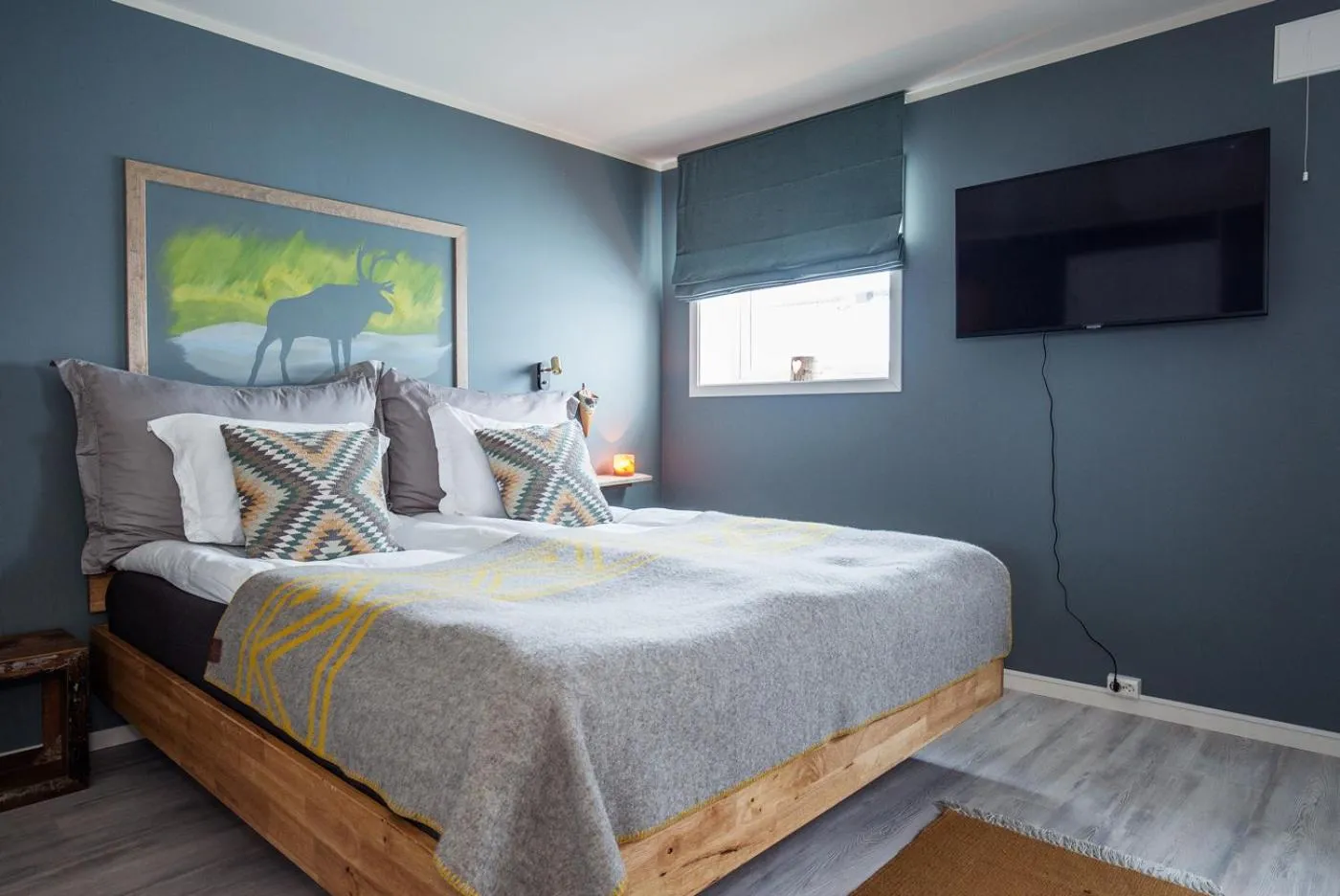 Bed in 8 Seasons Hotel