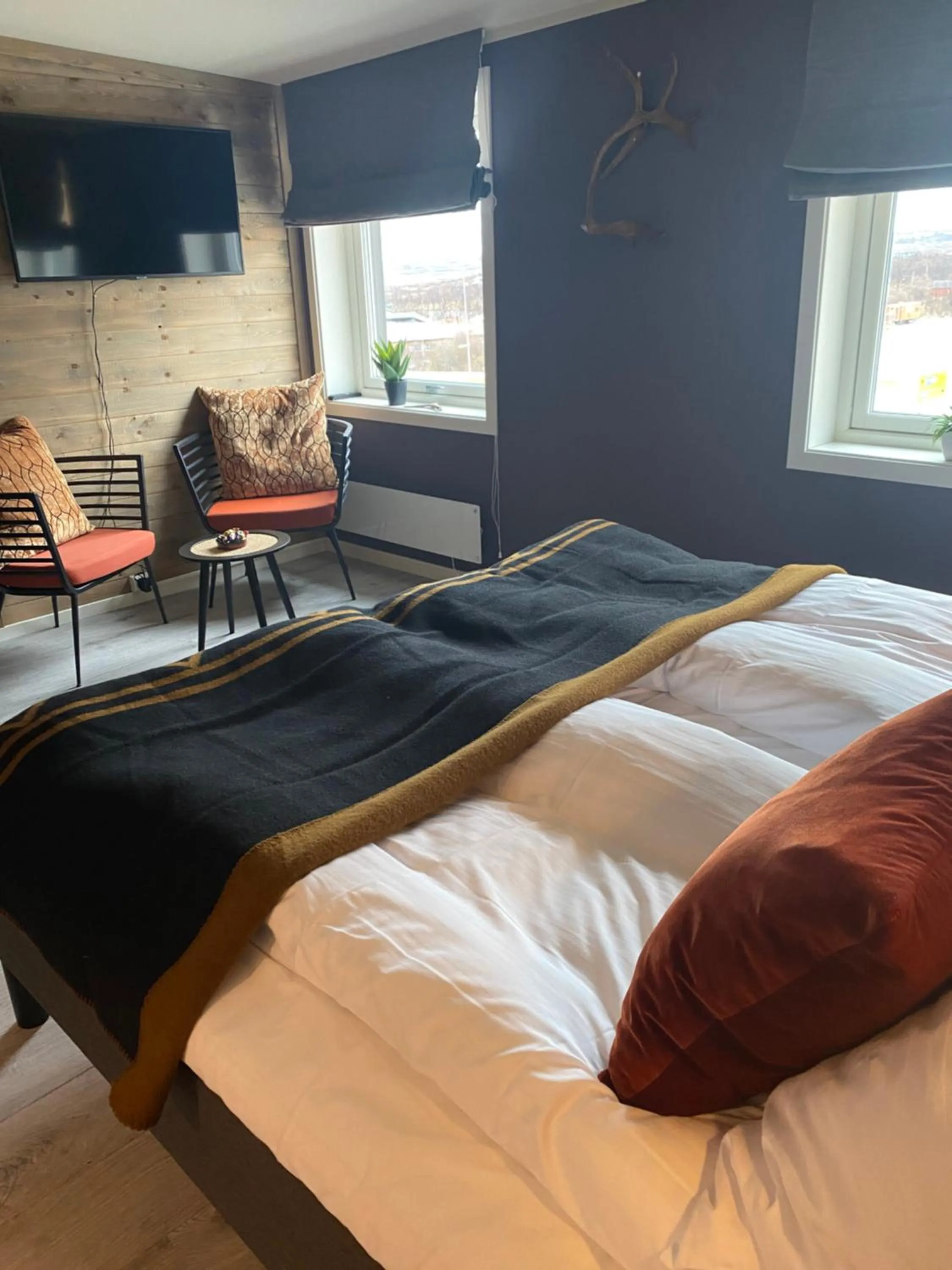 TV and multimedia, Bed in 8 Seasons Hotel