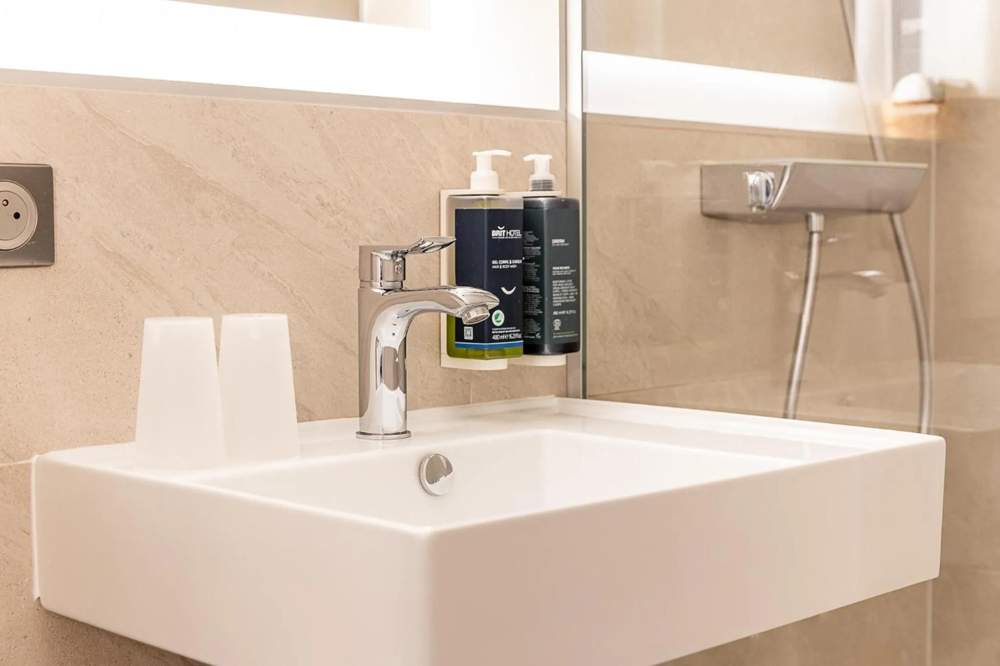 Bathroom in Brit Hotel, Spa & Restaurant - Colmar Est