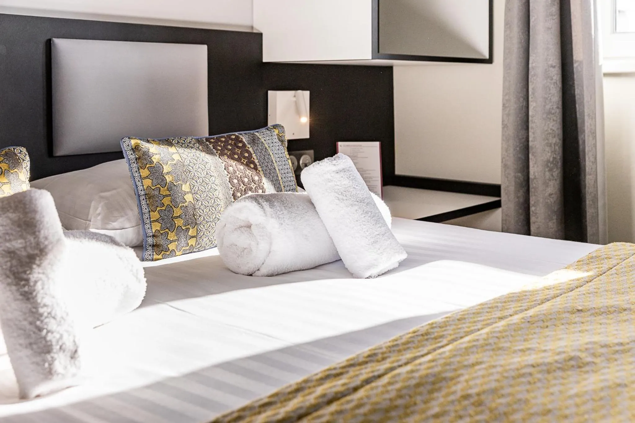 Decorative detail, Bed in Brit Hotel, Spa & Restaurant - Colmar Est