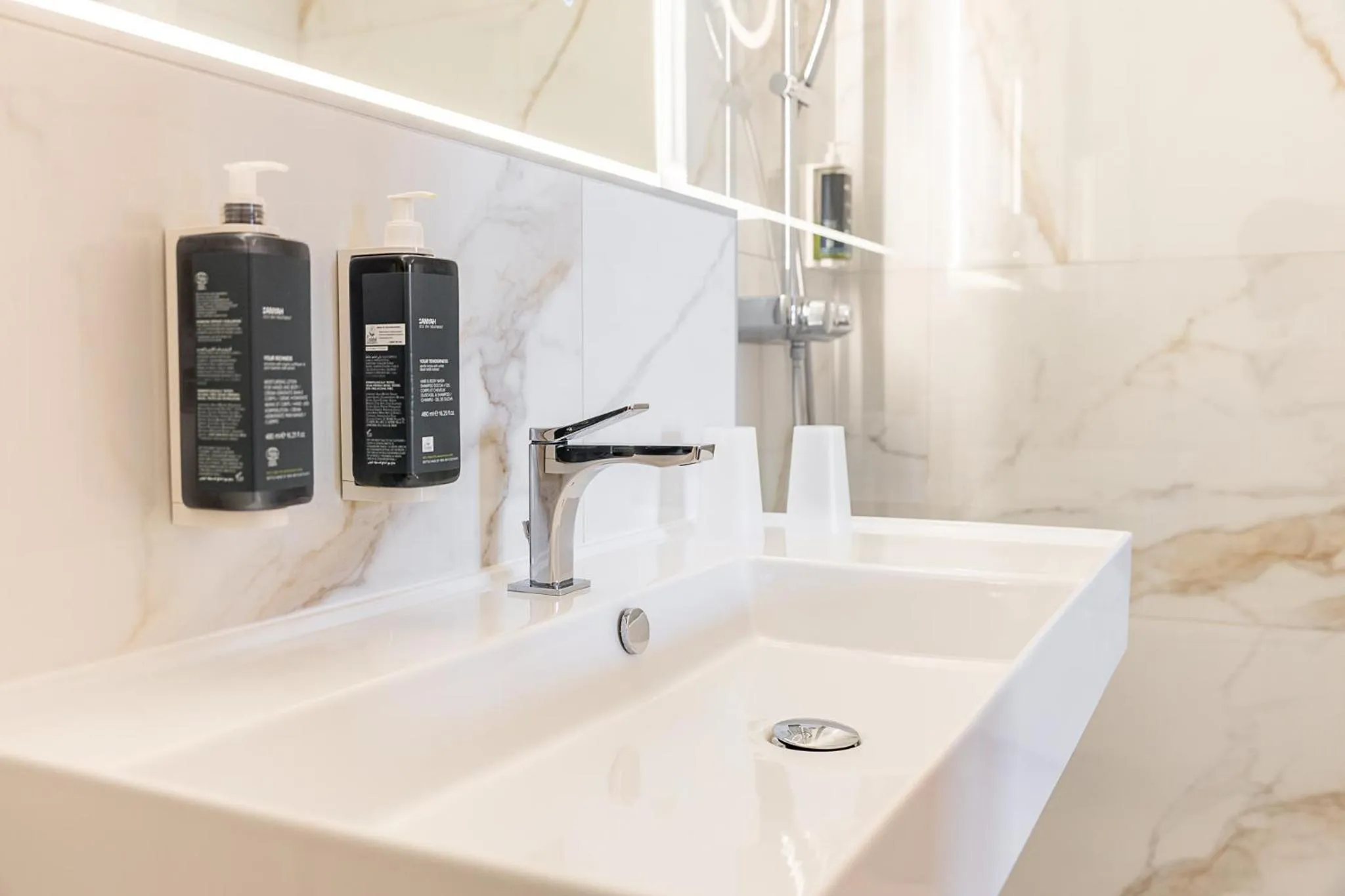 Bathroom in Brit Hotel, Spa & Restaurant - Colmar Est