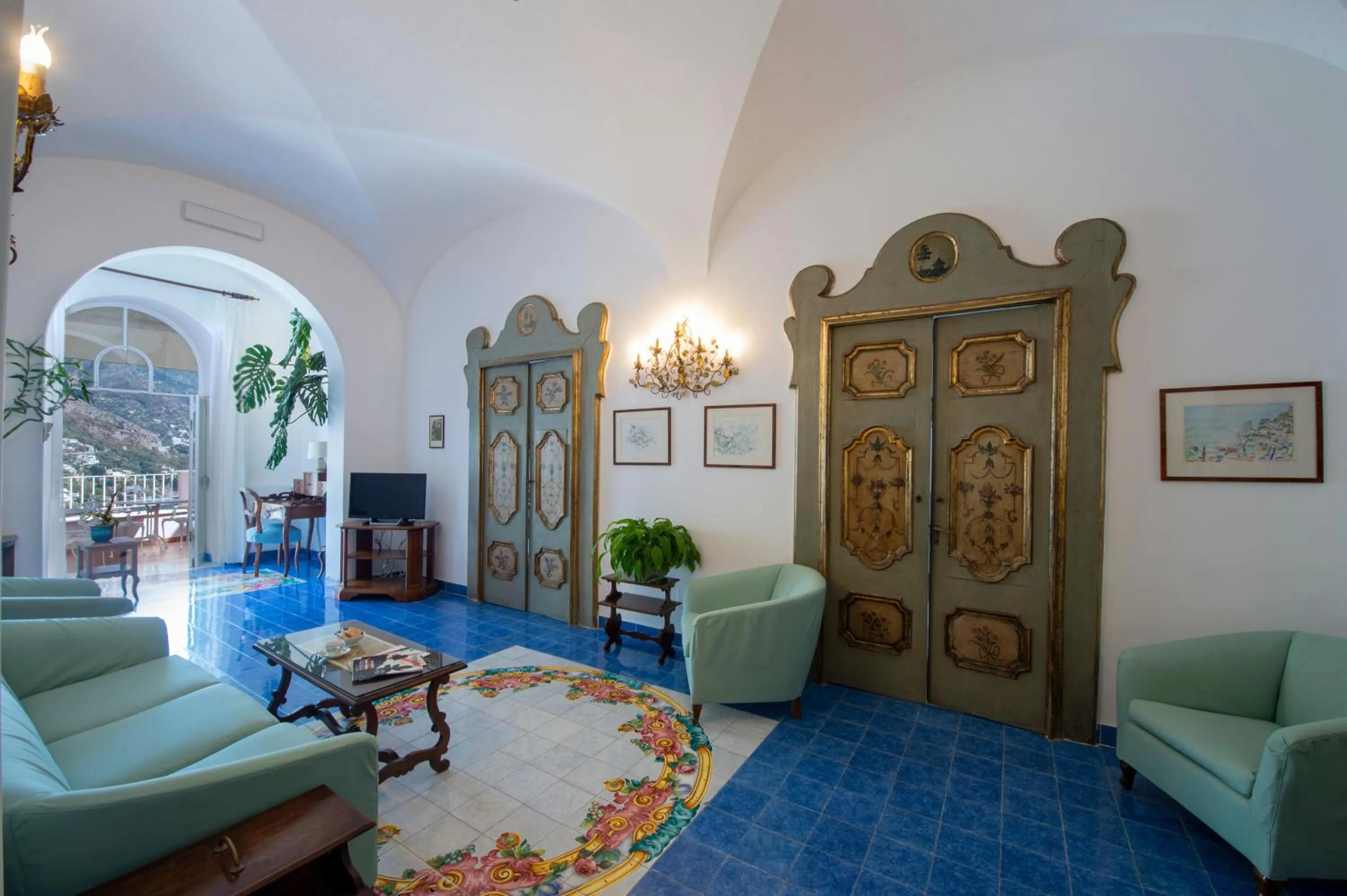 Property building in Hotel Casa Albertina