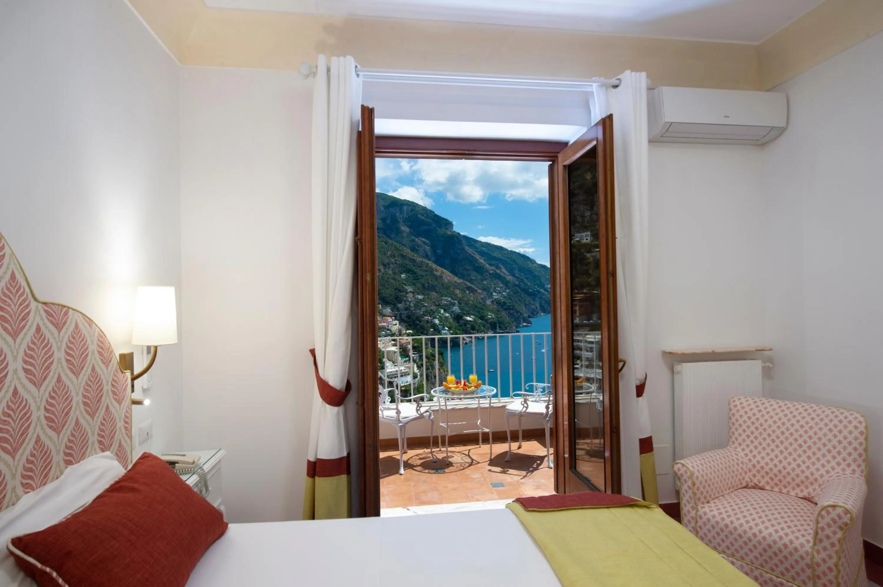 Balcony/Terrace, Bed in Hotel Casa Albertina