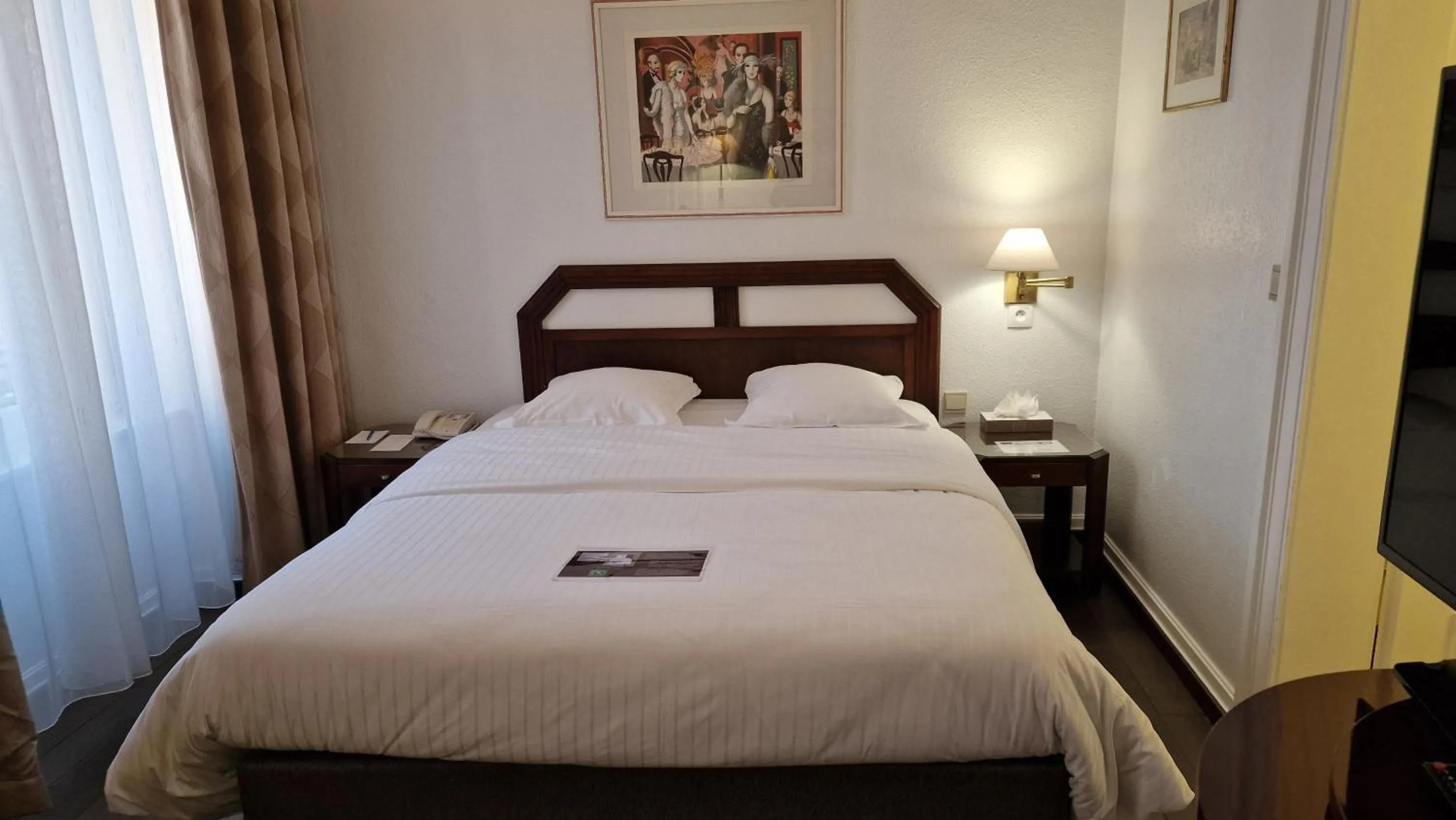Photo of the whole room, Bed in Hotel Du Parc - Mulhouse Centre