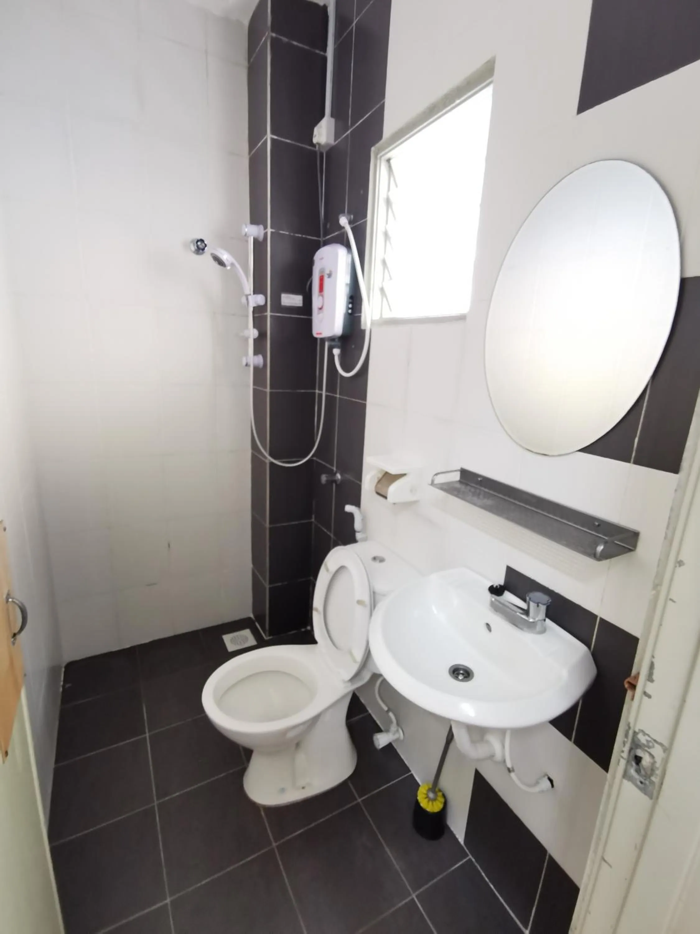 Bathroom in The Woodz Homestay - 2 Storey Landed House