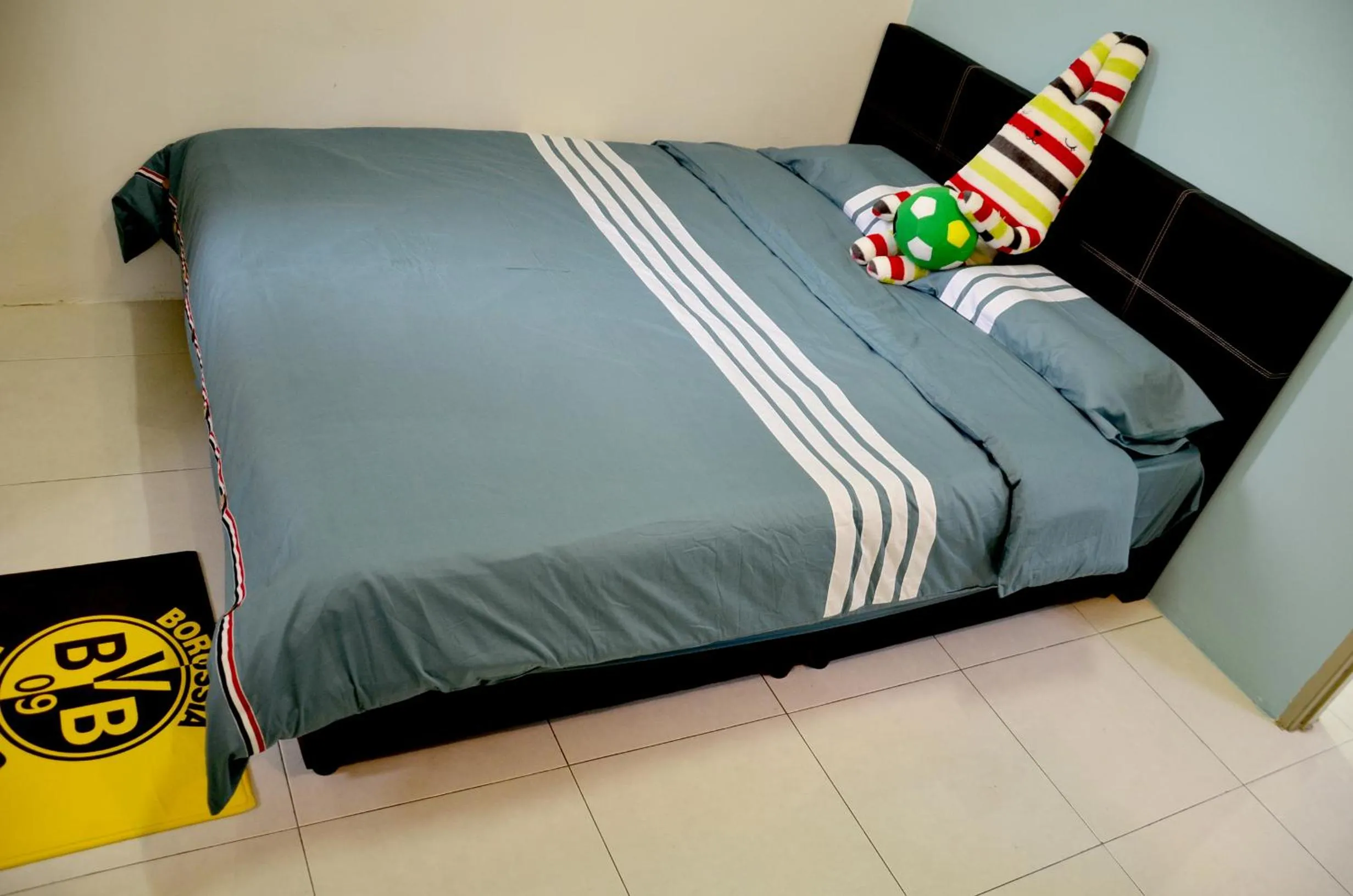 Photo of the whole room, Bed in The Woodz Homestay - 2 Storey Landed House