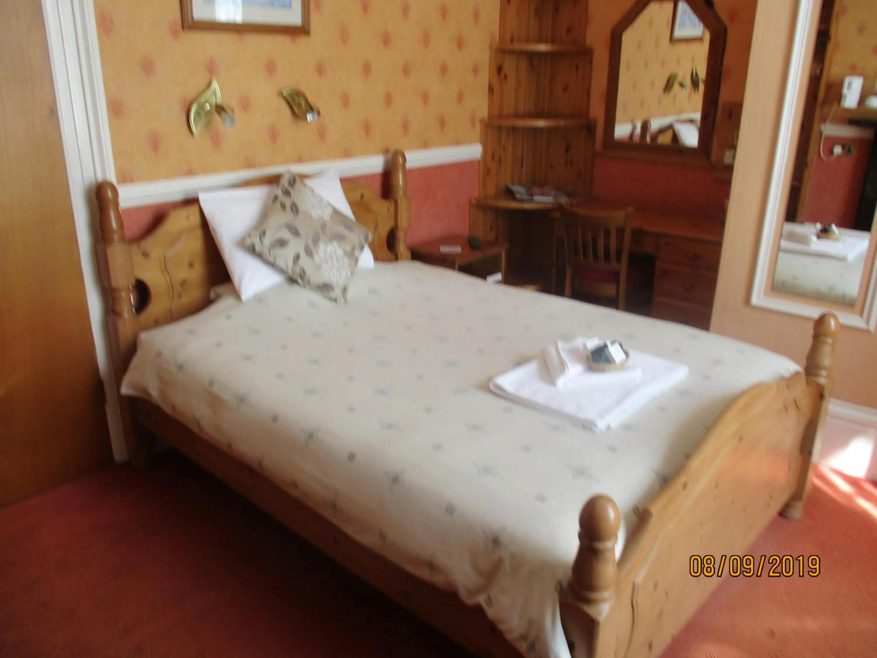 Bedroom, Bed in Ashwood Grange