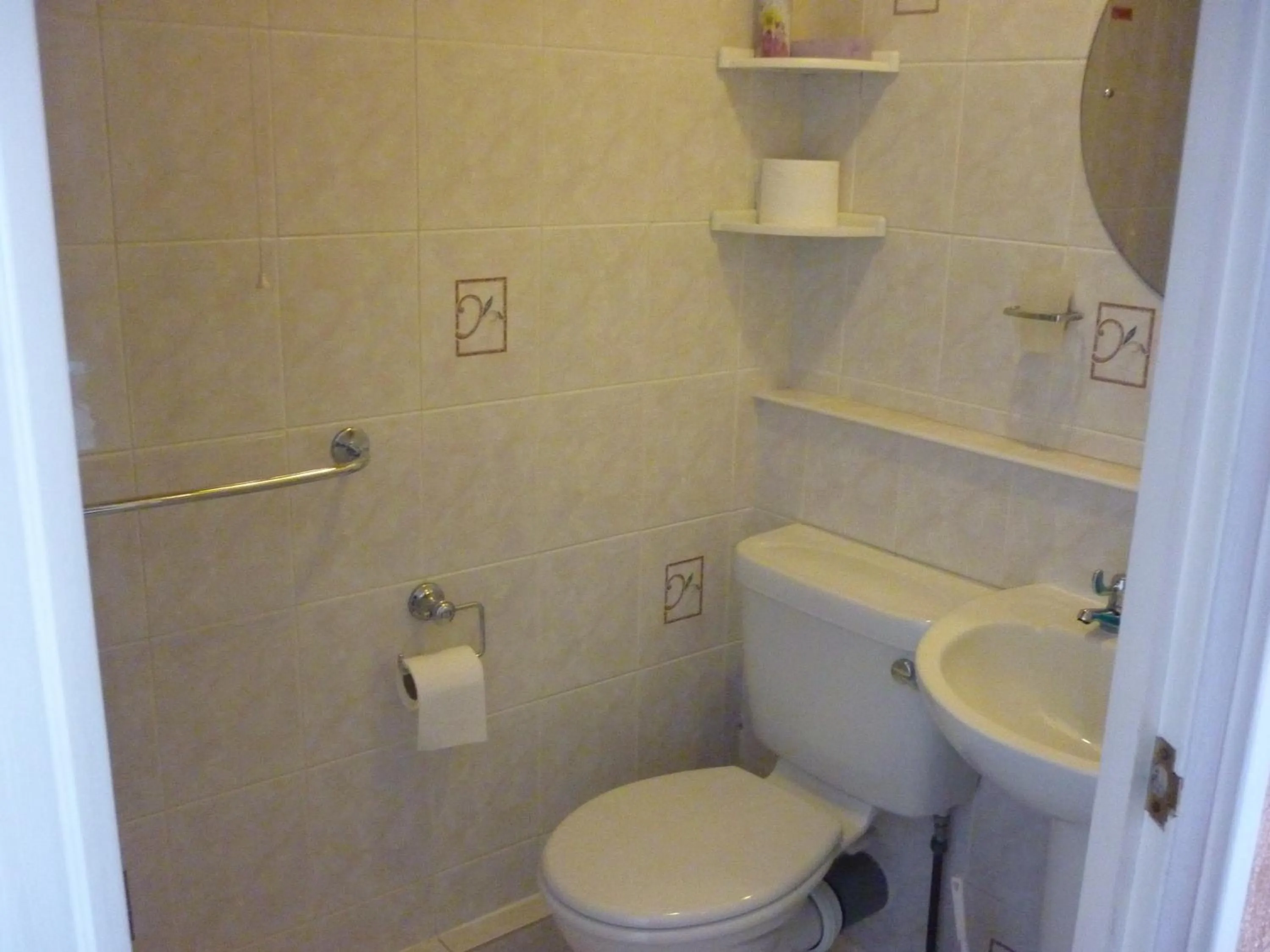 Toilet in Ashwood Grange