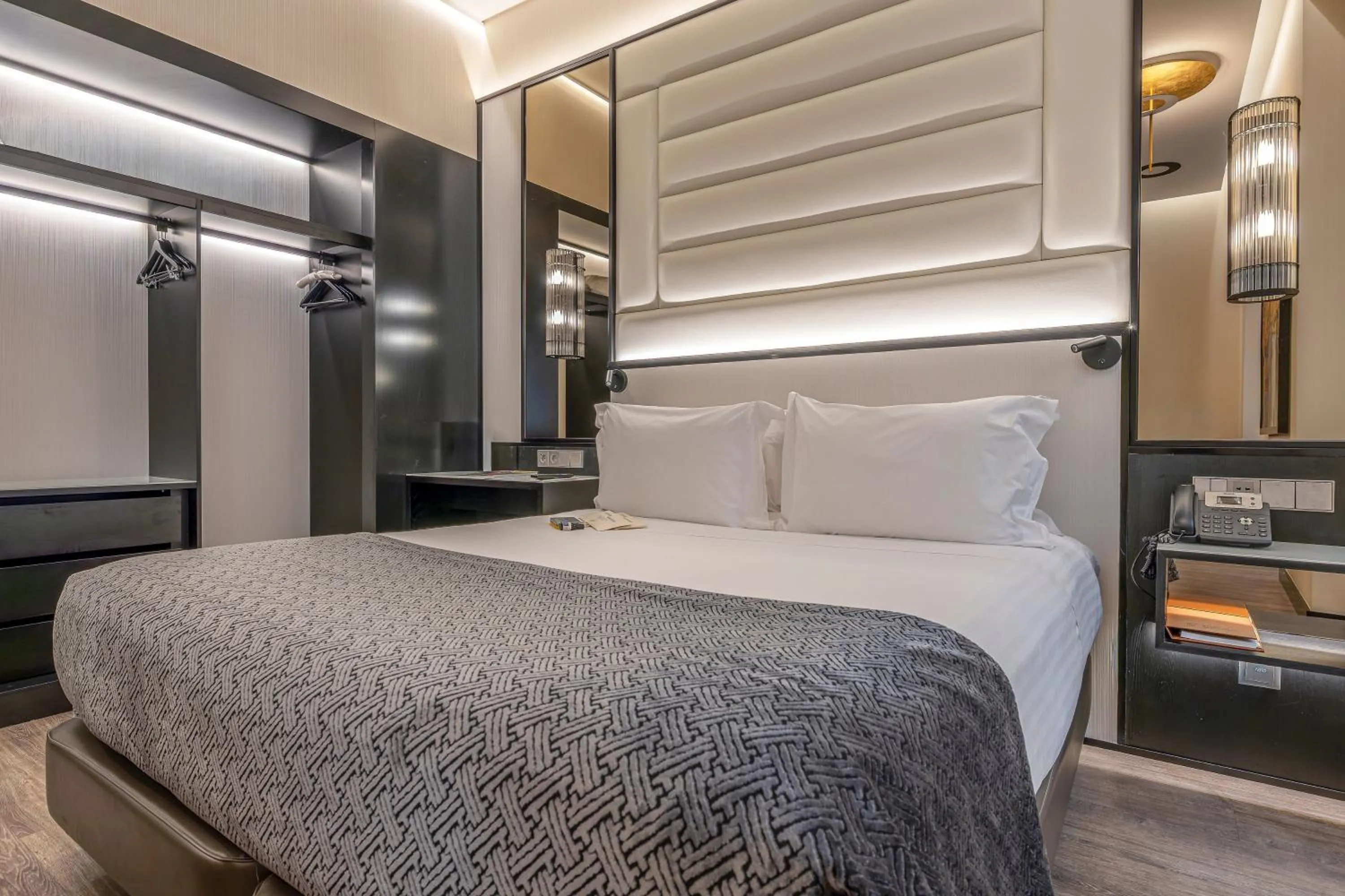 Bedroom, Bed in Hotel Santa Justa