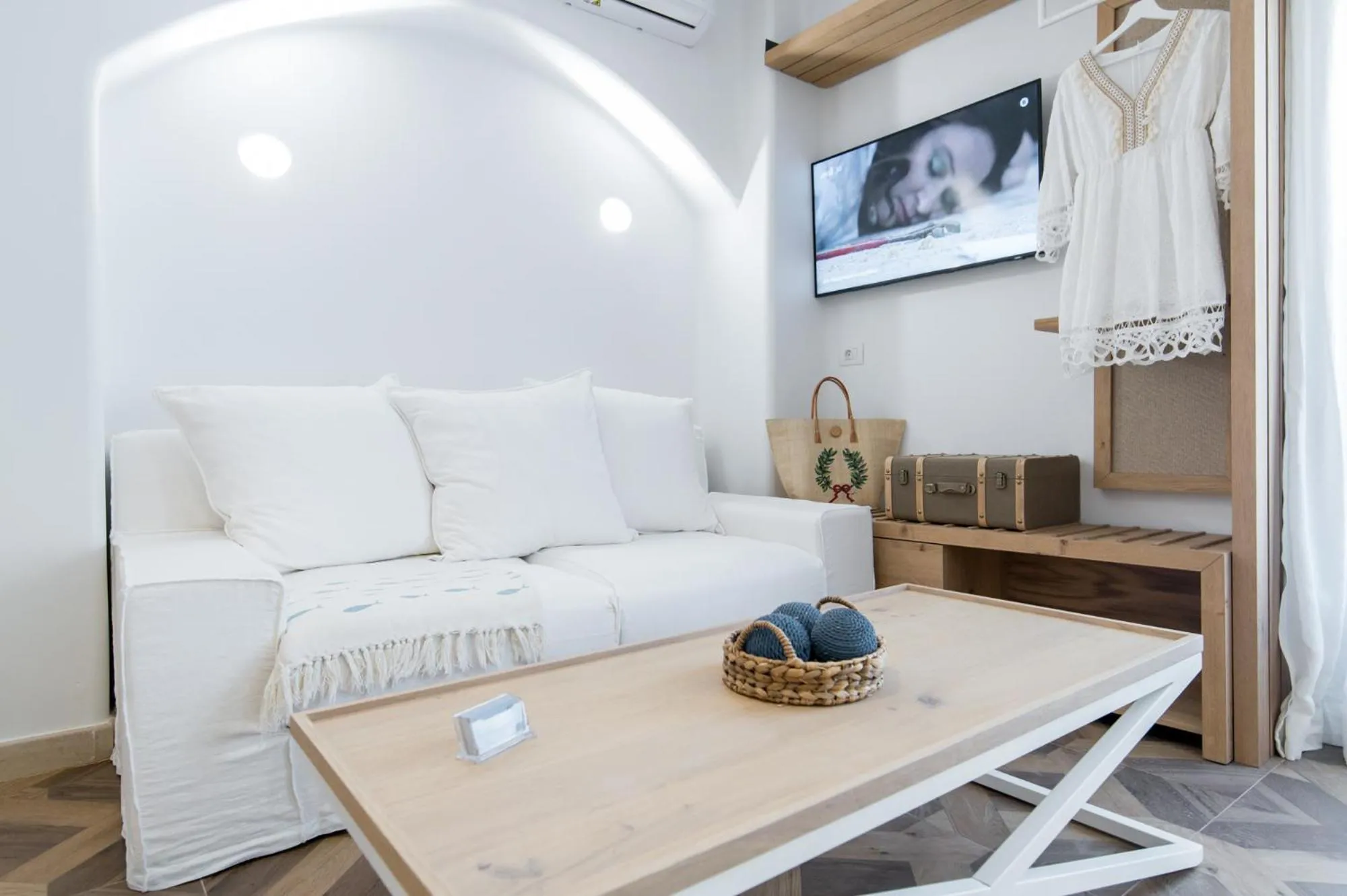 Seating area, Bed in The Well Parga