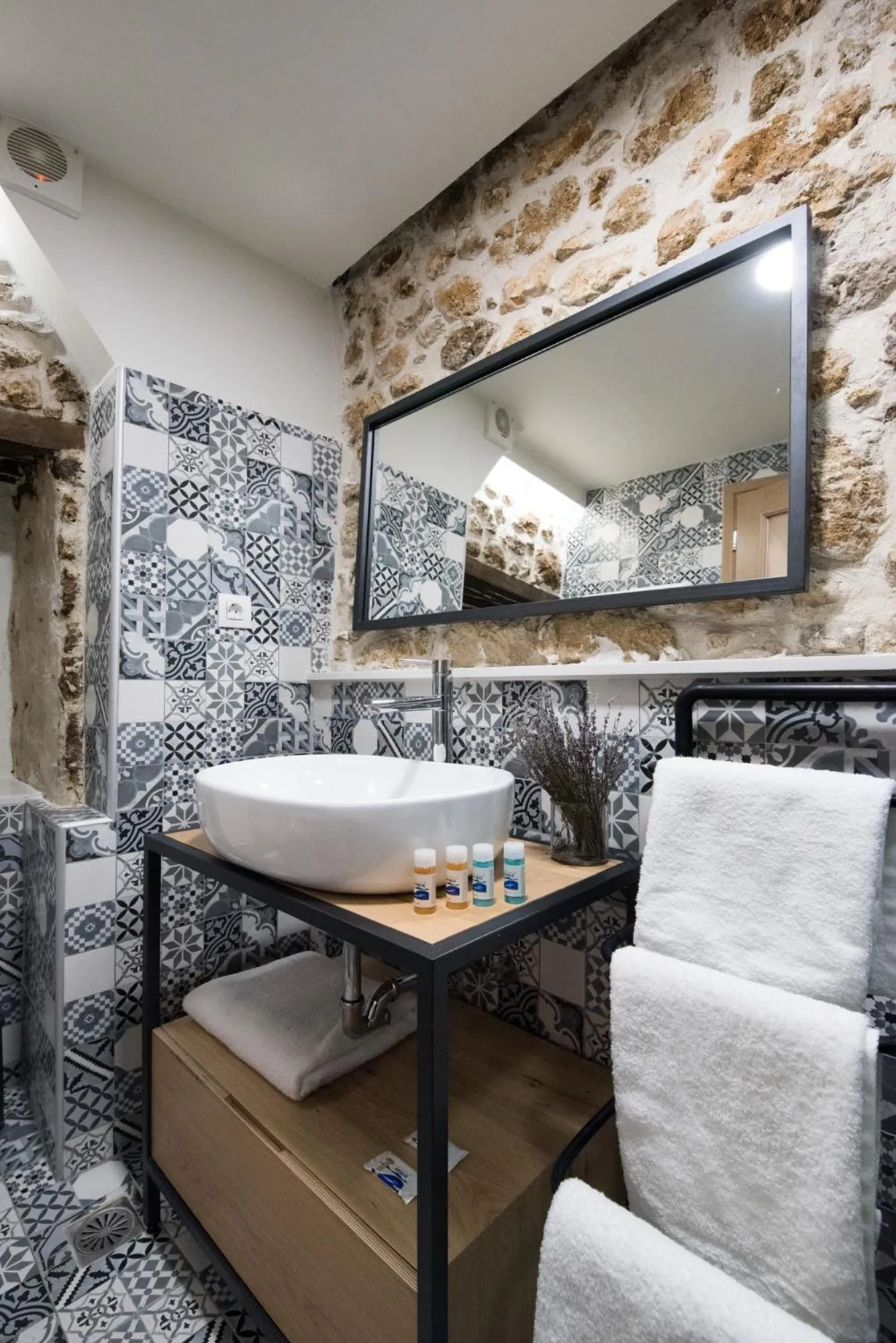 Bathroom in The Well Parga