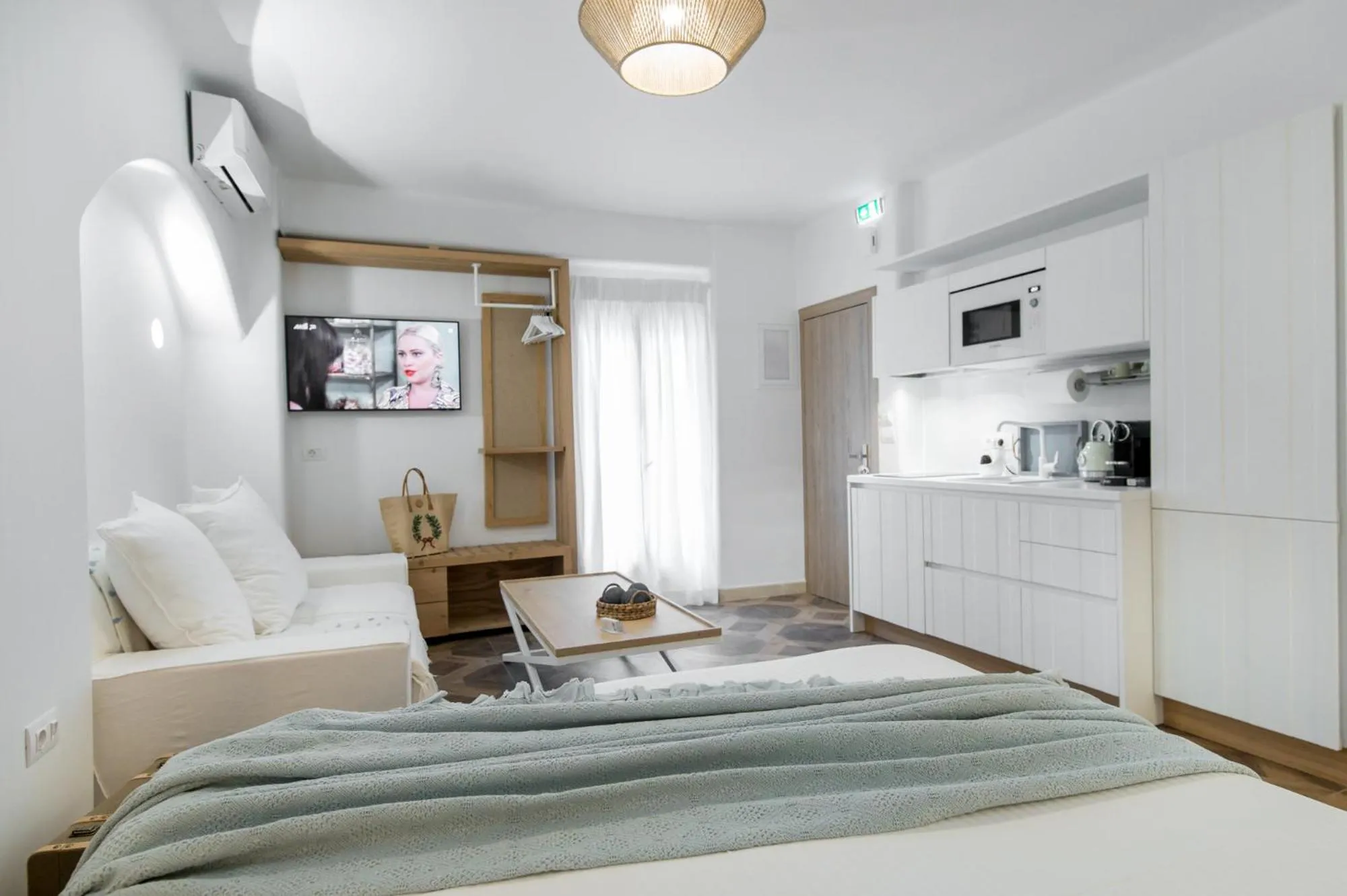 Kitchen or kitchenette, Bed in The Well Parga