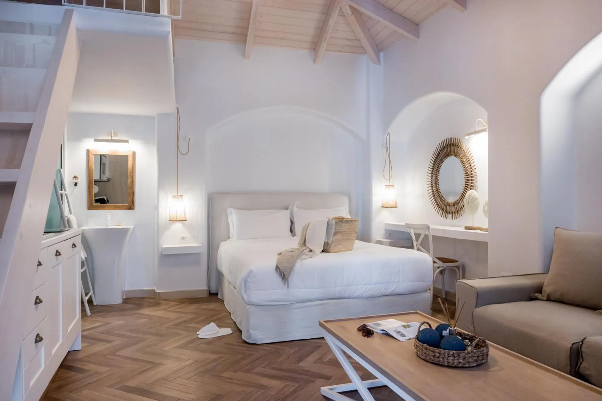 Photo of the whole room, Bed in The Well Parga