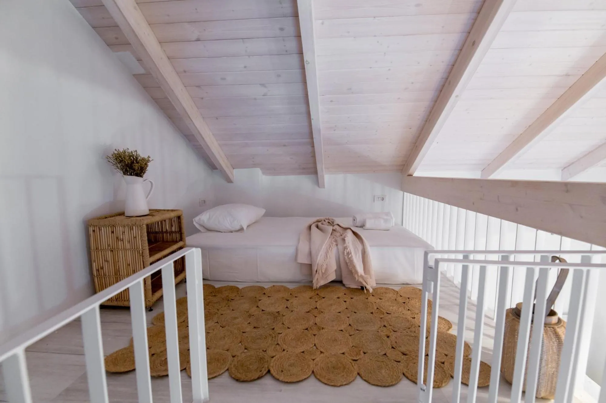 Bed in The Well Parga