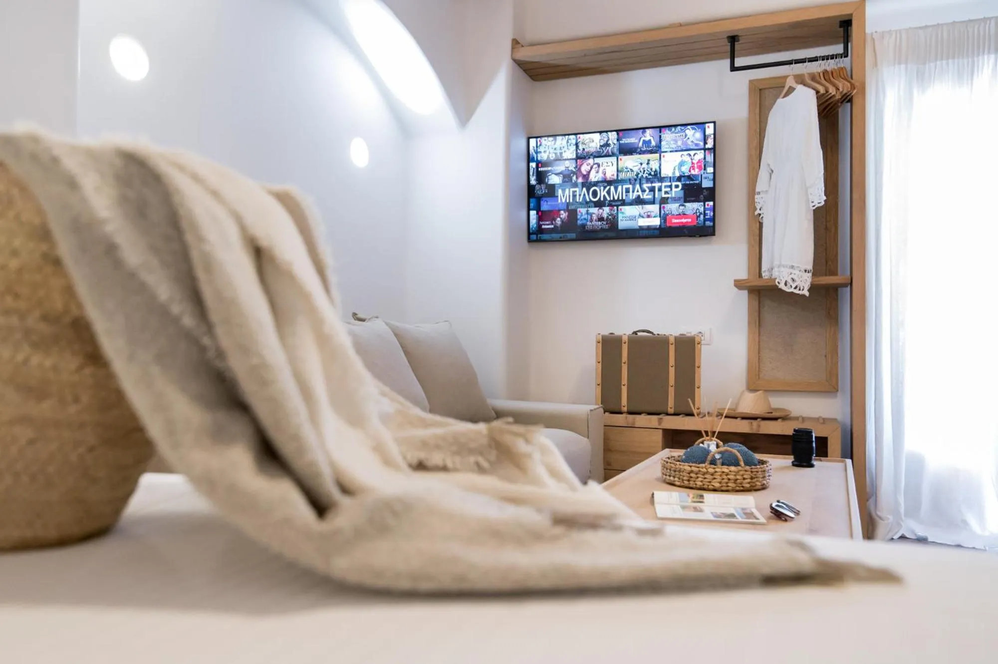 Photo of the whole room, Bed in The Well Parga