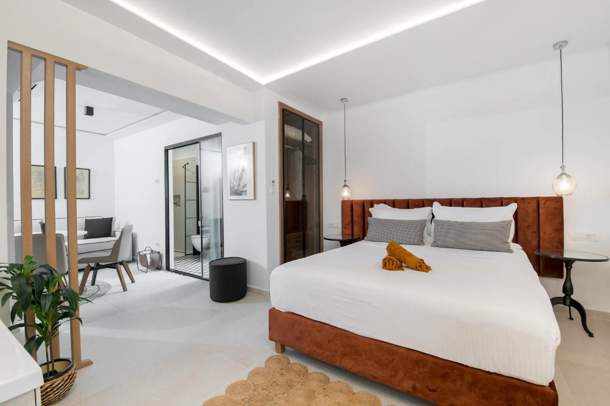 Photo of the whole room, Bed in The Well Parga